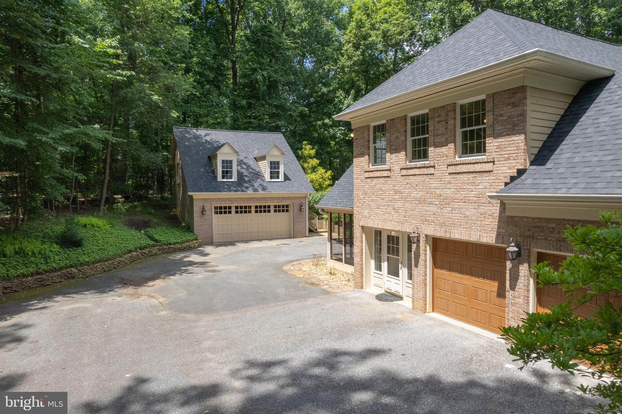 TRIADELPHIA WOODS - Residential