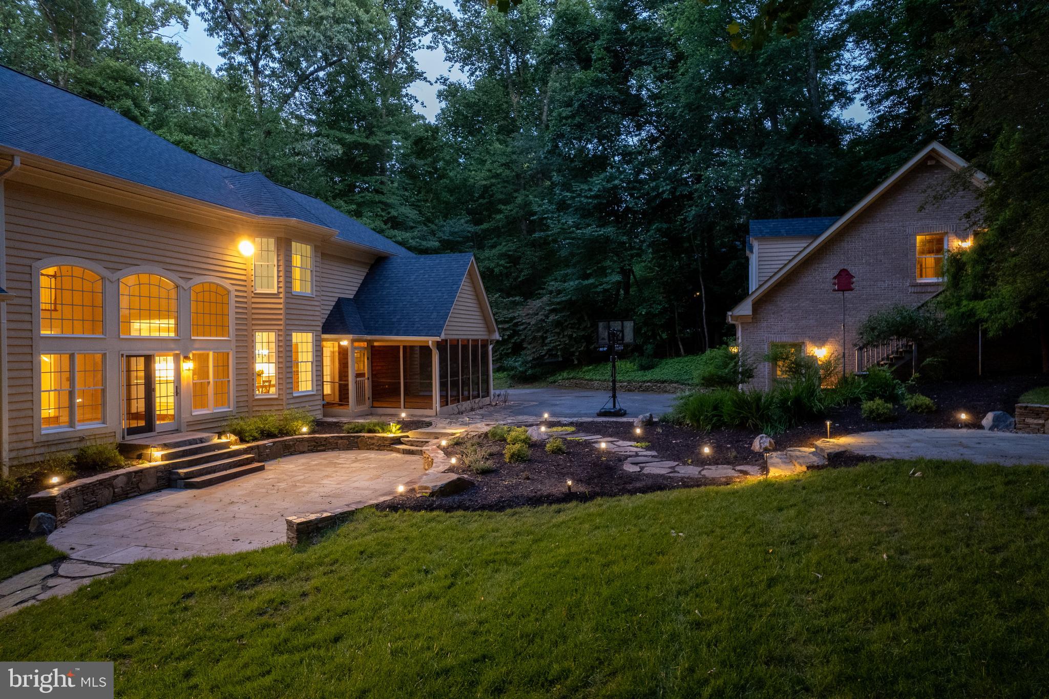 TRIADELPHIA WOODS - Residential