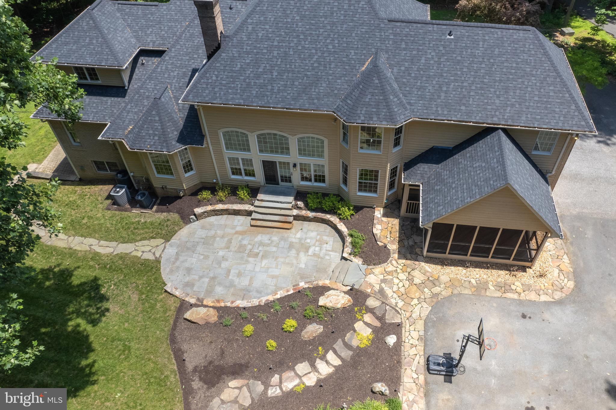 TRIADELPHIA WOODS - Residential