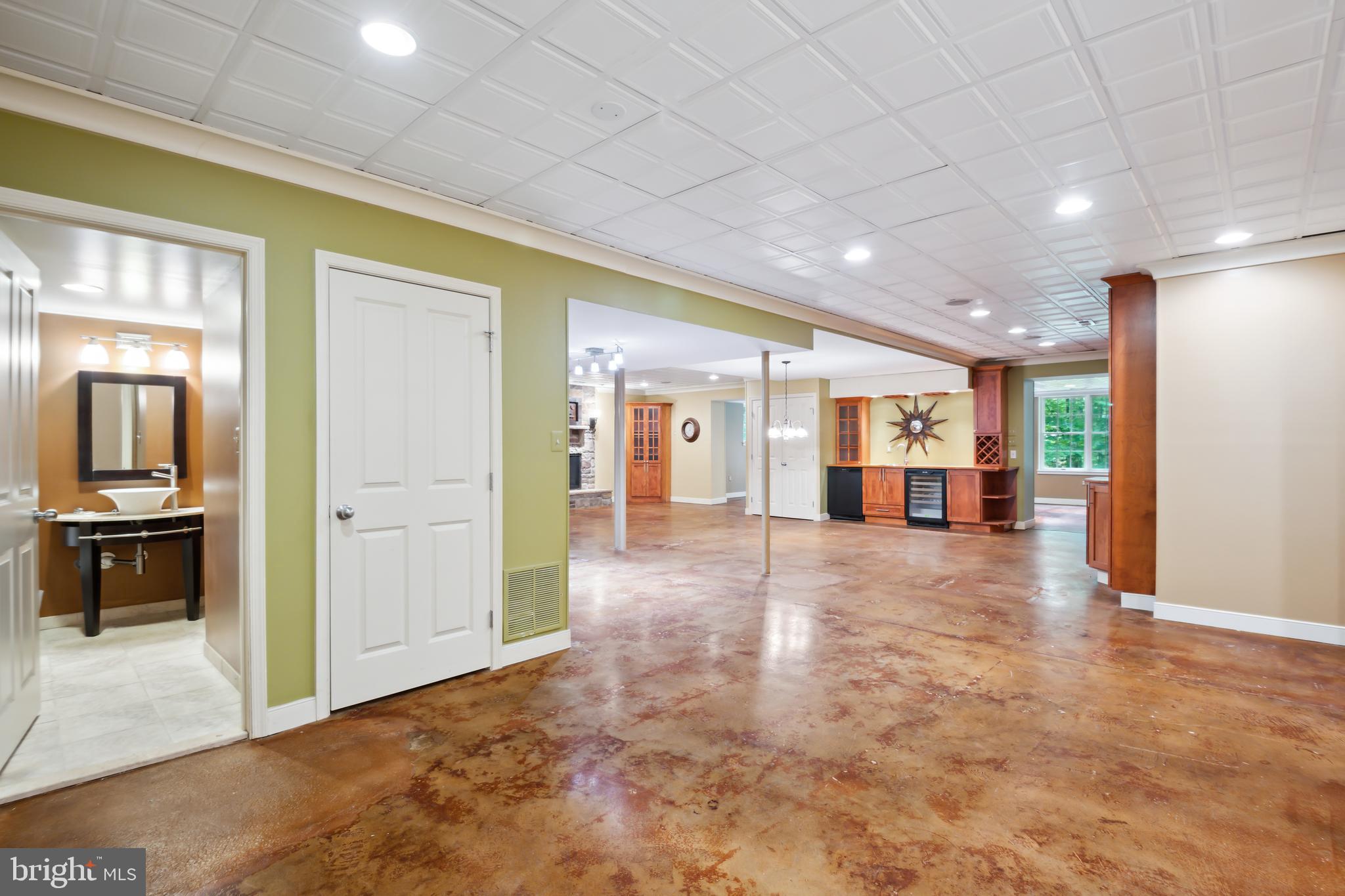 TRIADELPHIA WOODS - Residential