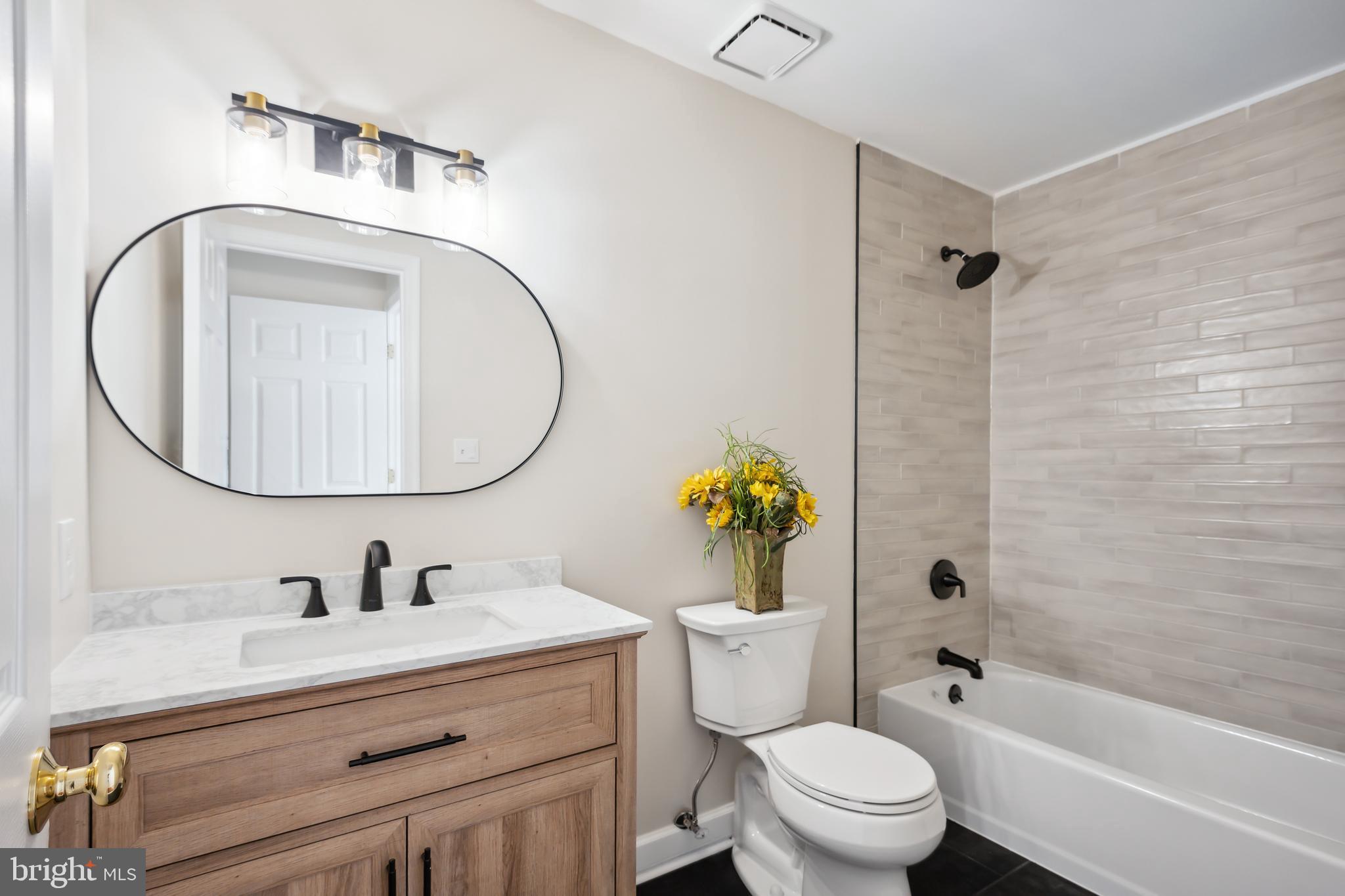 TRIADELPHIA WOODS - Residential