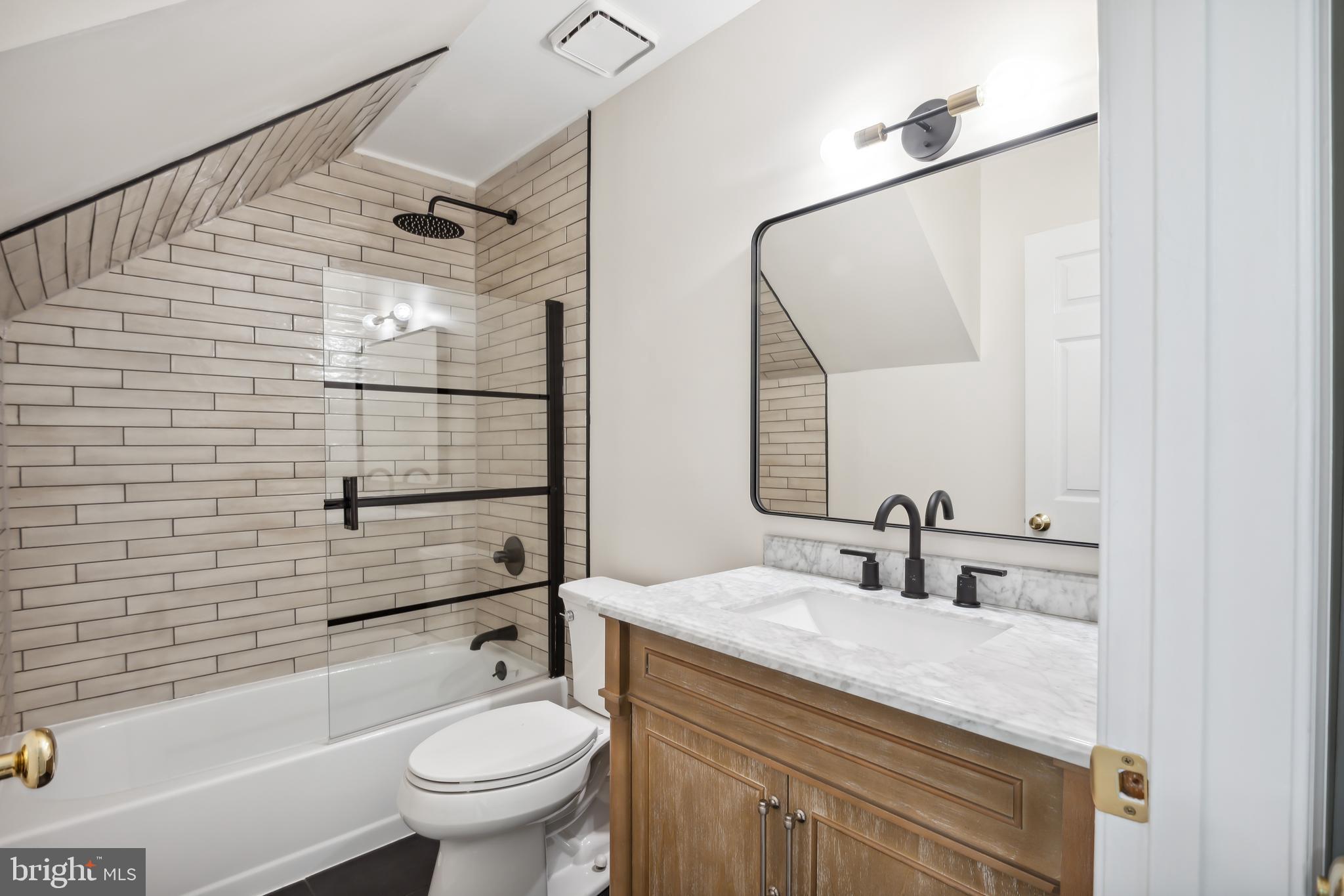 TRIADELPHIA WOODS - Residential