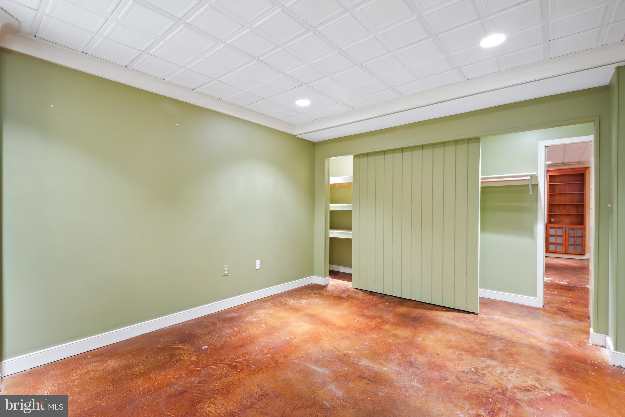 TRIADELPHIA WOODS - Residential