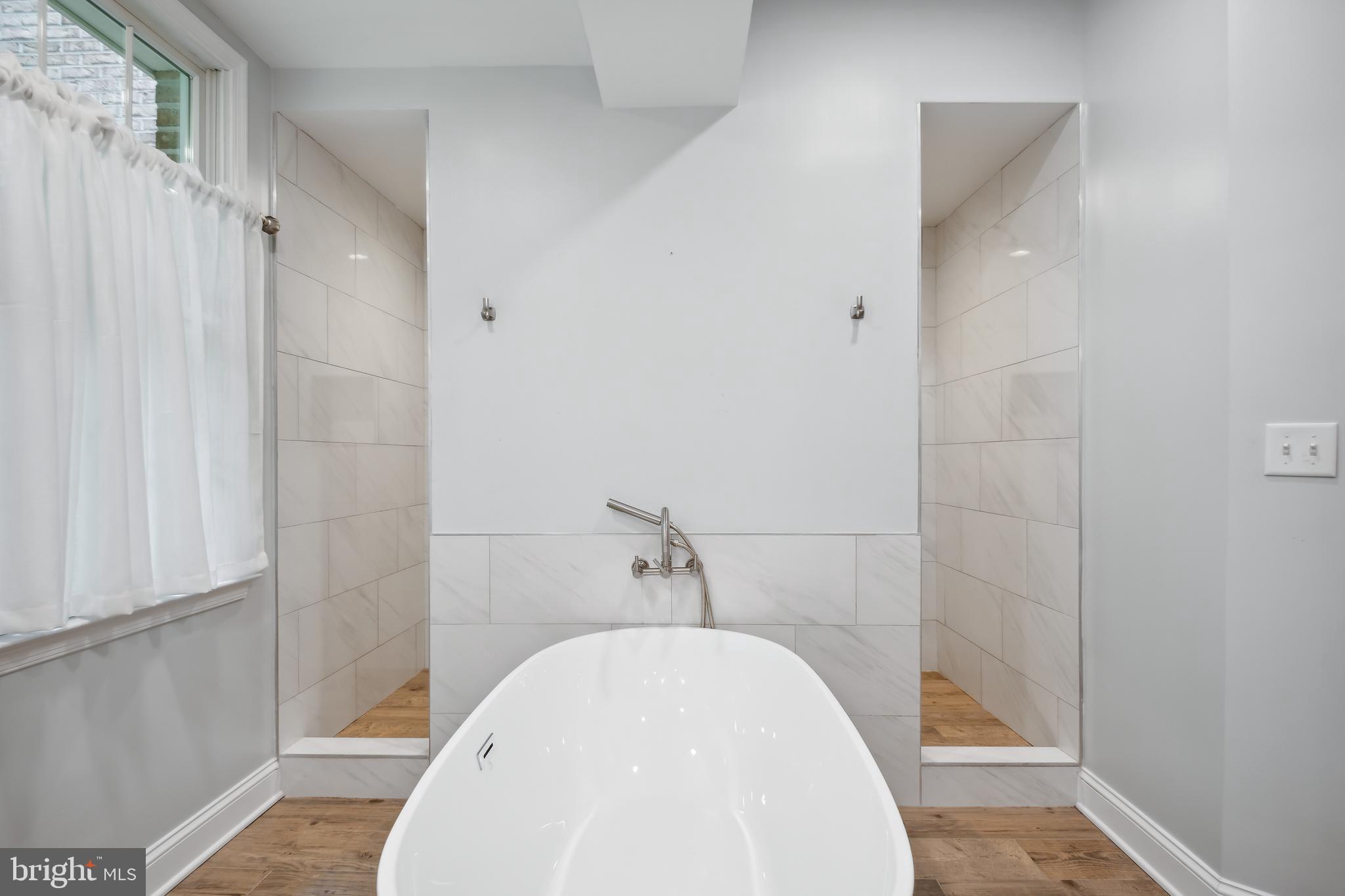 TRIADELPHIA WOODS - Residential