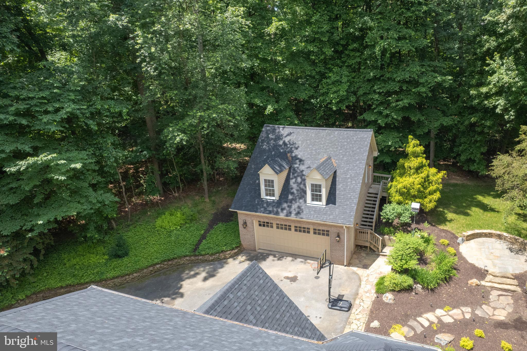 TRIADELPHIA WOODS - Residential