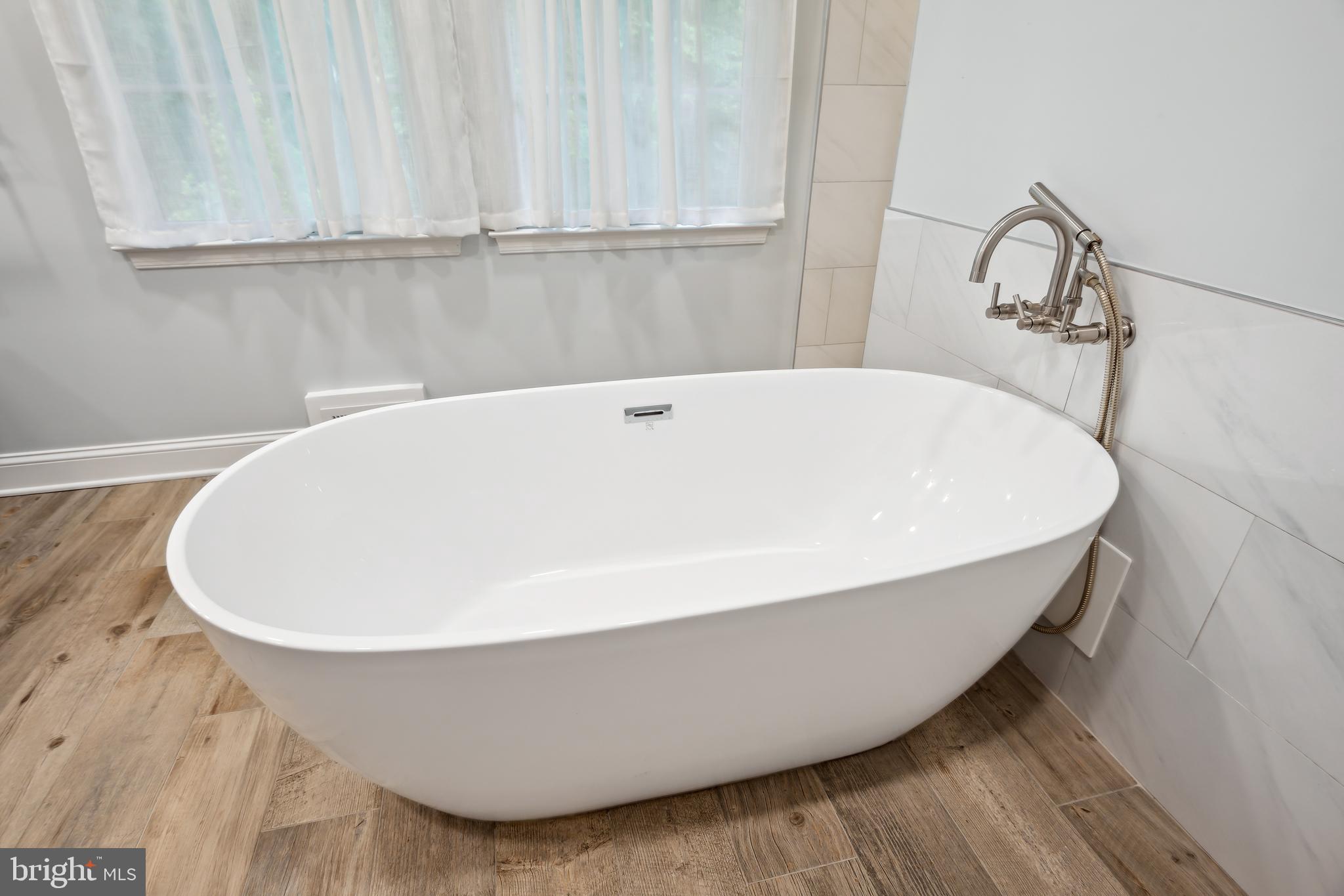 TRIADELPHIA WOODS - Residential