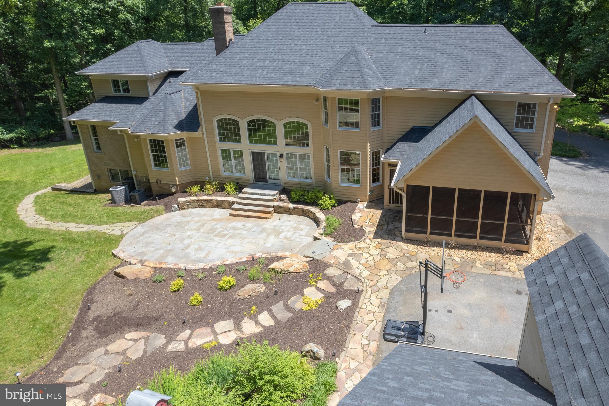 TRIADELPHIA WOODS - Residential