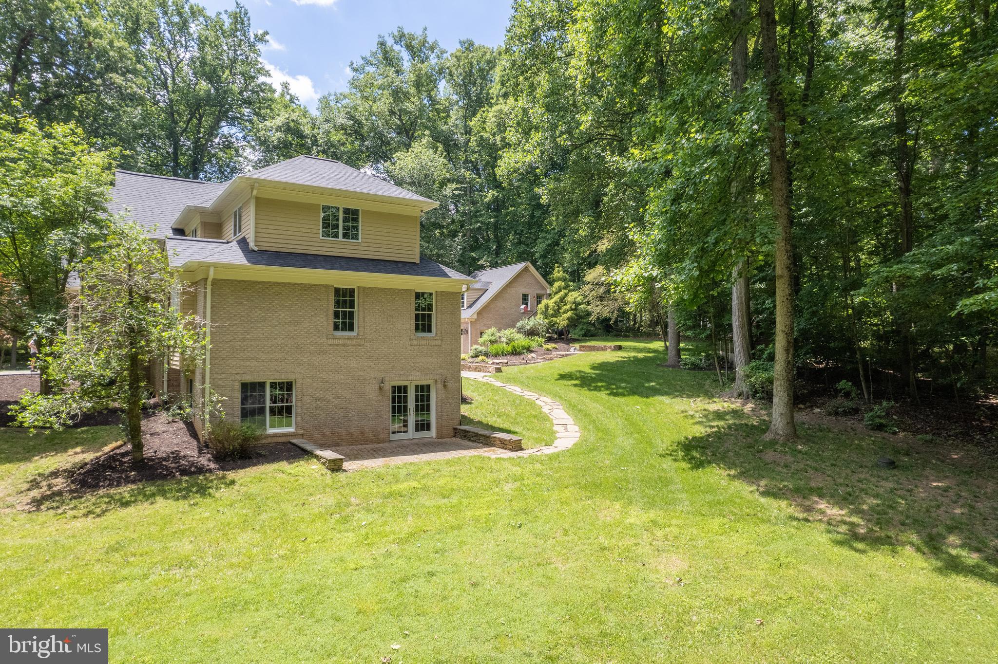 TRIADELPHIA WOODS - Residential