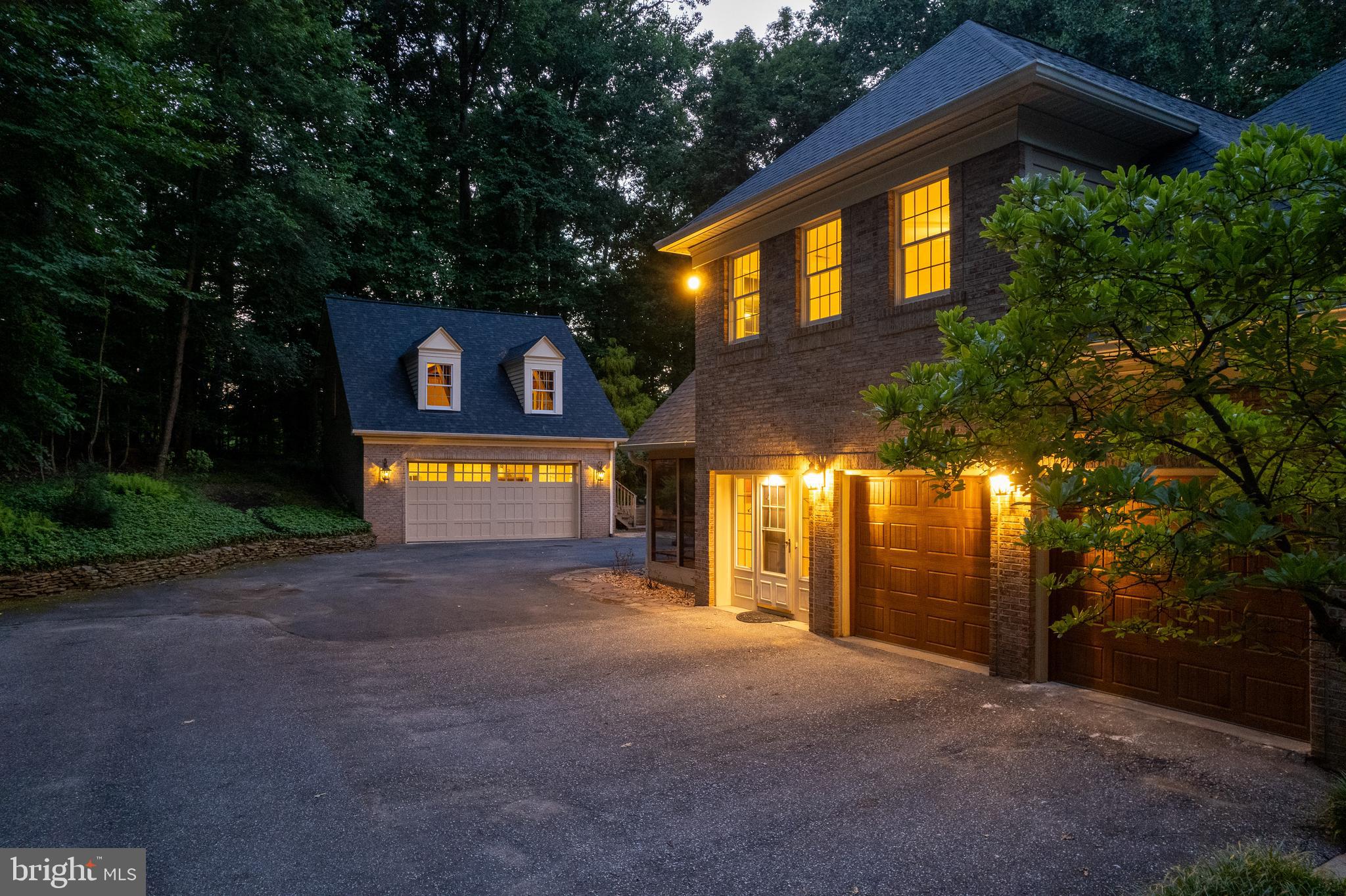 TRIADELPHIA WOODS - Residential