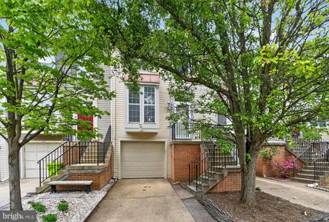 Photo of 7723 Markham Grant Lane, ALEXANDRIA, VA 22315 (MLS # VAFX2306840)