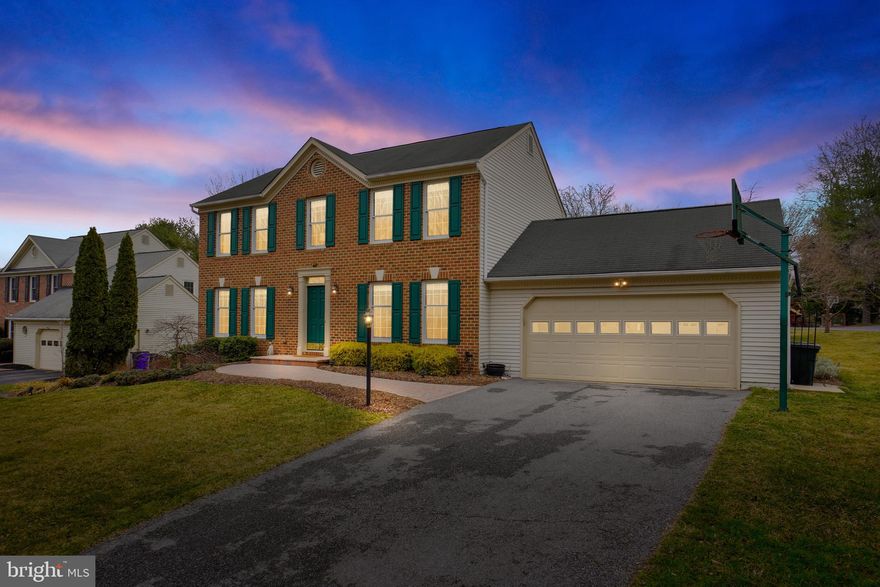 THIS IMMACULATE GRAYSON HOME IS A 3 LEVEL COLONIAL IN BRAMPTON HILLS SUBDIVISION OF ELLICOTT CITY. FEATURES  4 BEDROOMS, 2.5 BATHS, & 2 CAR GARAGE. ENJOY 3 FULL LEVELS OF LIVING WITH AN INCREDIBLE KITCHEN WITH STAINLESS STEEL APPLIANCES, GRANITE COUNTERTOPS, ISLAND, VAULTED CEILINGS, LEADING TO HUGE SUNROOM OFF BACK OF HOUSE. WOOD BURNING FIREPLACE, HARDWOOD FLOORS, DECORATIVE TRIM THE LIST JUST KEEPS GOING. LARGE MASTER SUITE. HOA IS VOLUNTARY,  CLOSE TO MAJOR ROUTES AND SHOPPING. ALL OFFERS DUE BY MONDAY 3/22/21 @ 11 A.M.