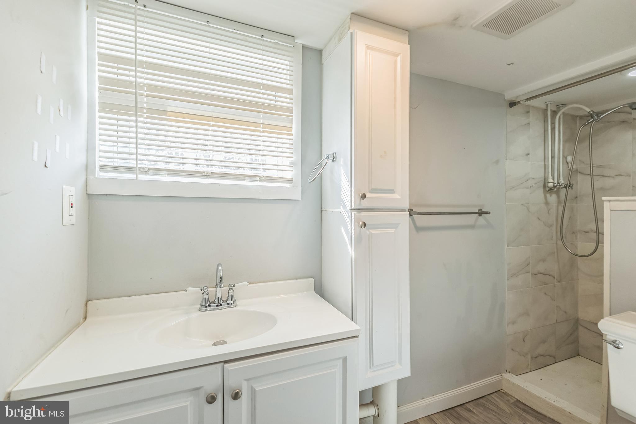 BOWLEYS QUARTERS - Residential