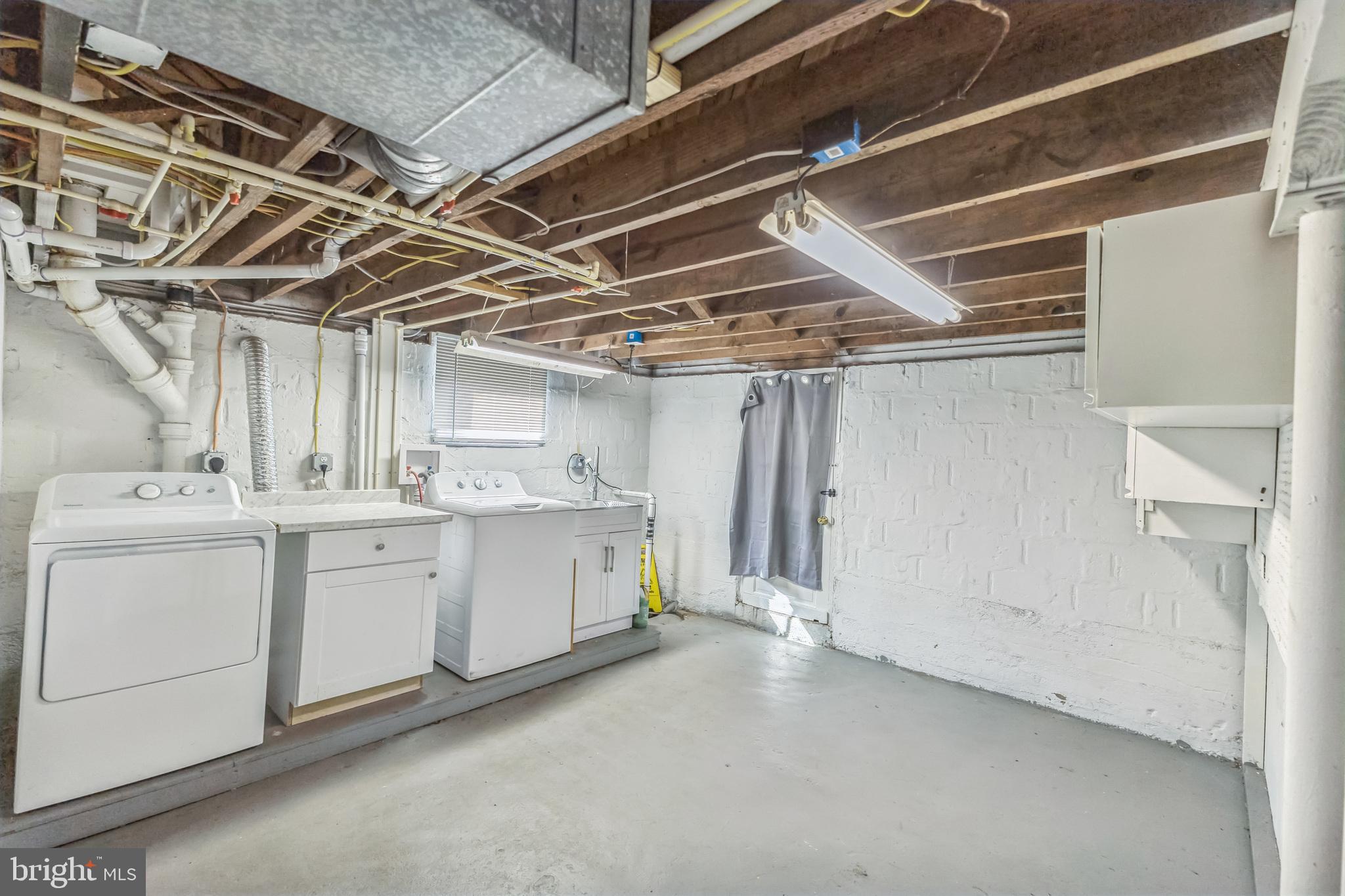 BOWLEYS QUARTERS - Residential