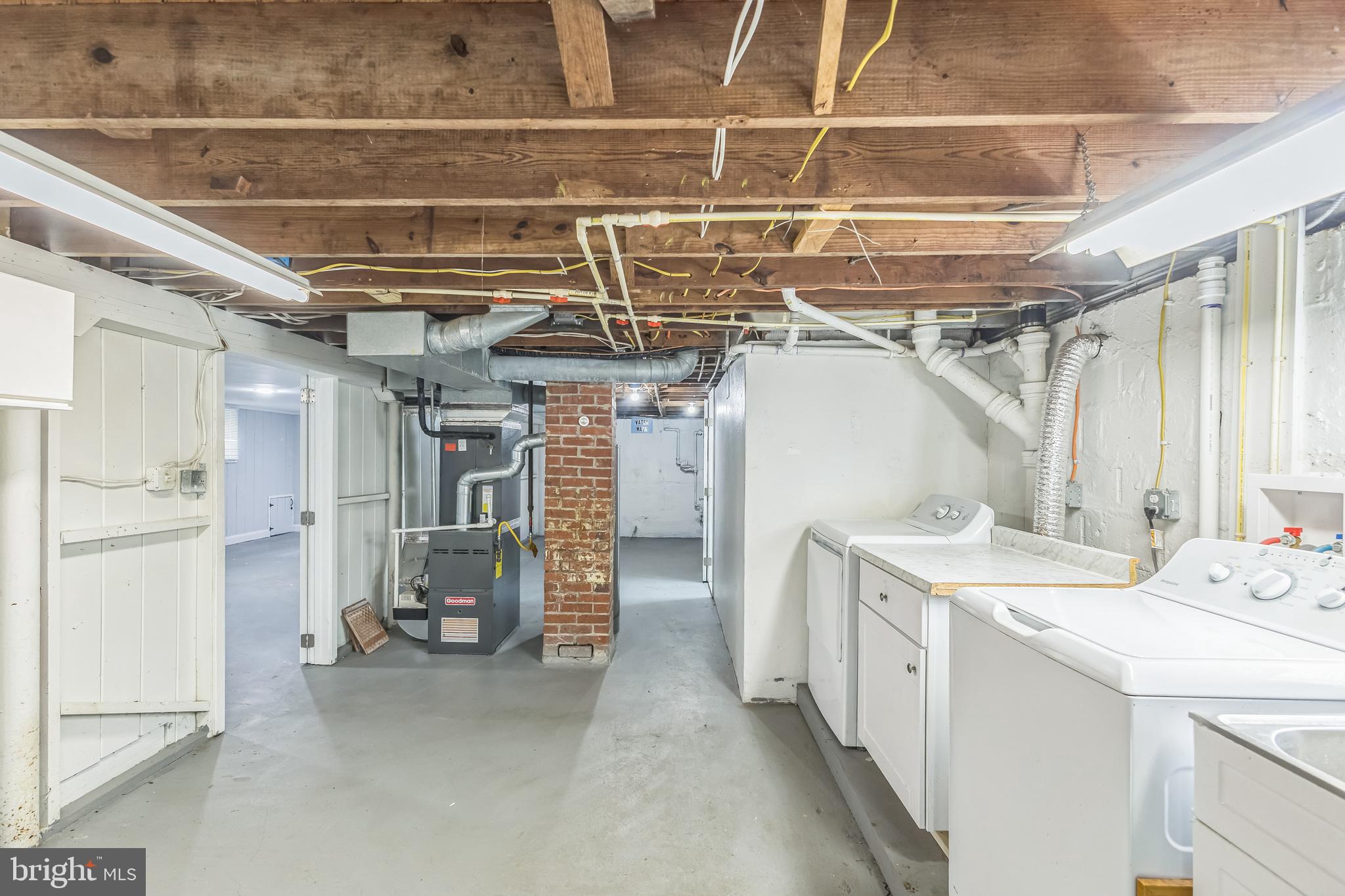 BOWLEYS QUARTERS - Residential