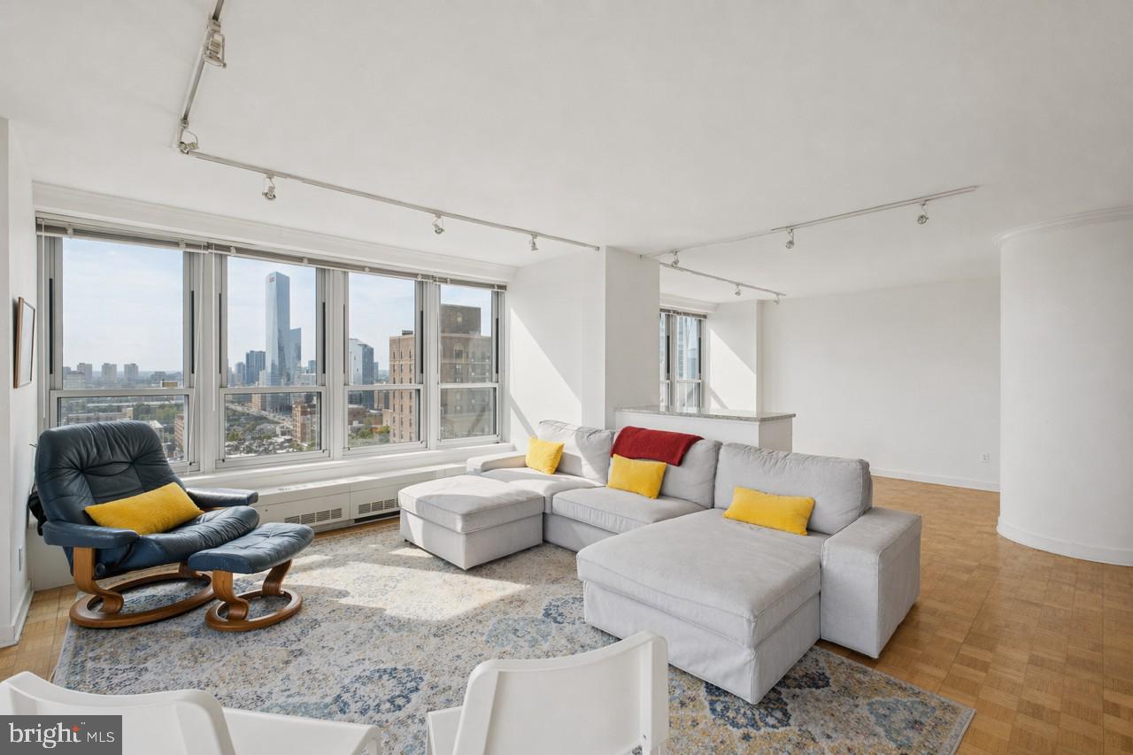 224 W RITTENHOUSE SQUARE 30 2412-13