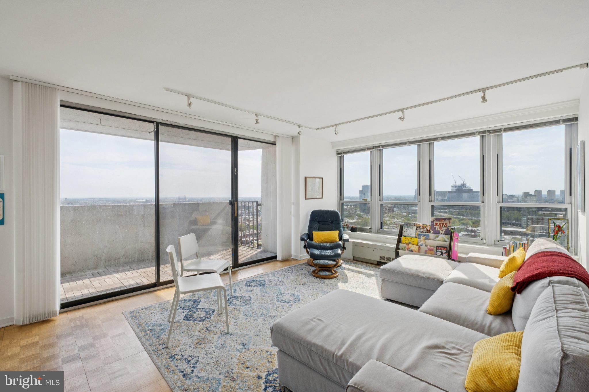 224 W RITTENHOUSE SQUARE 30 2412-13