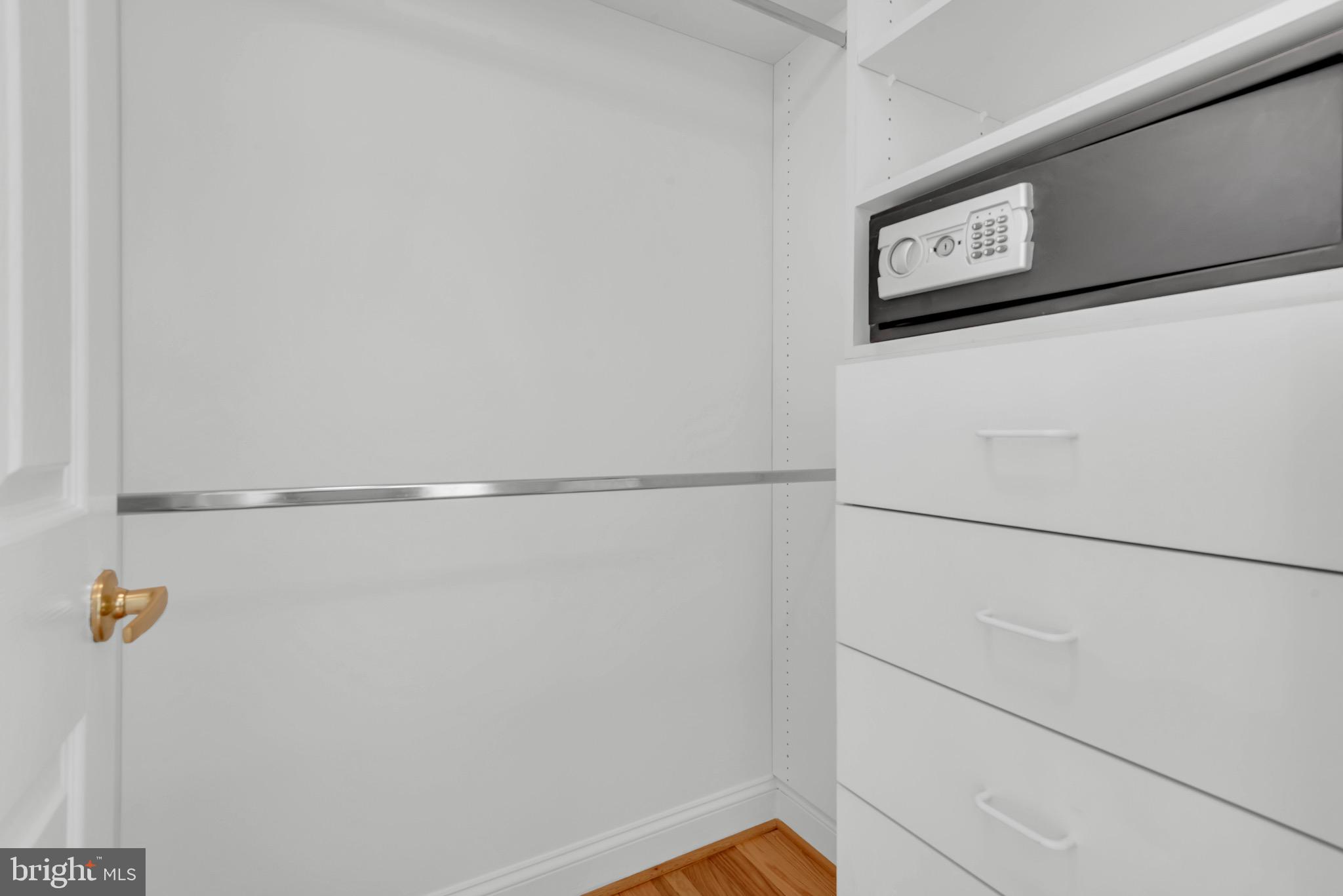 SHEFFIELD PARK - Residential