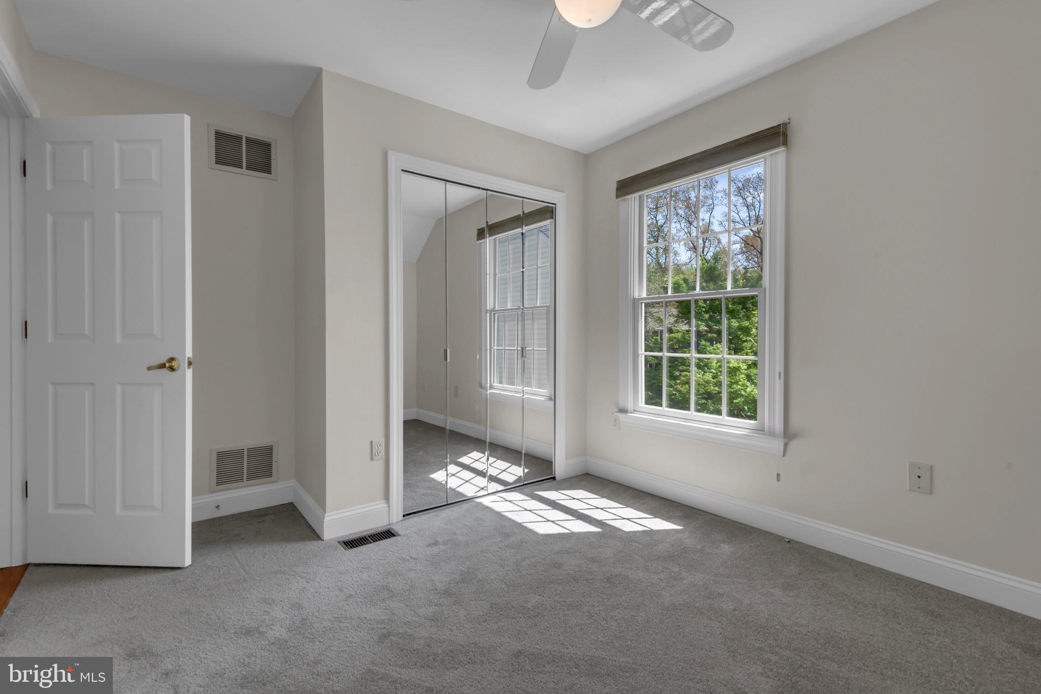 SHEFFIELD PARK - Residential