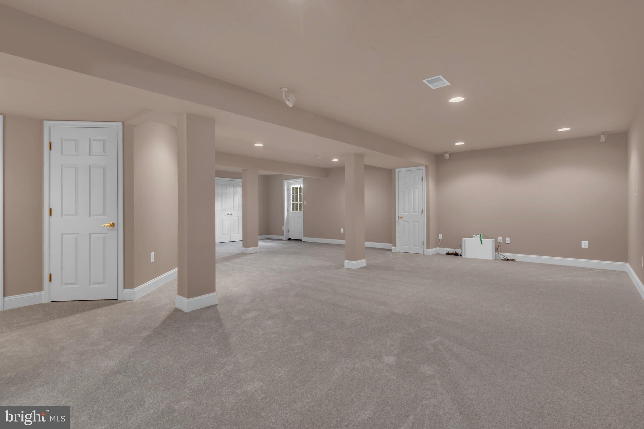 SHEFFIELD PARK - Residential