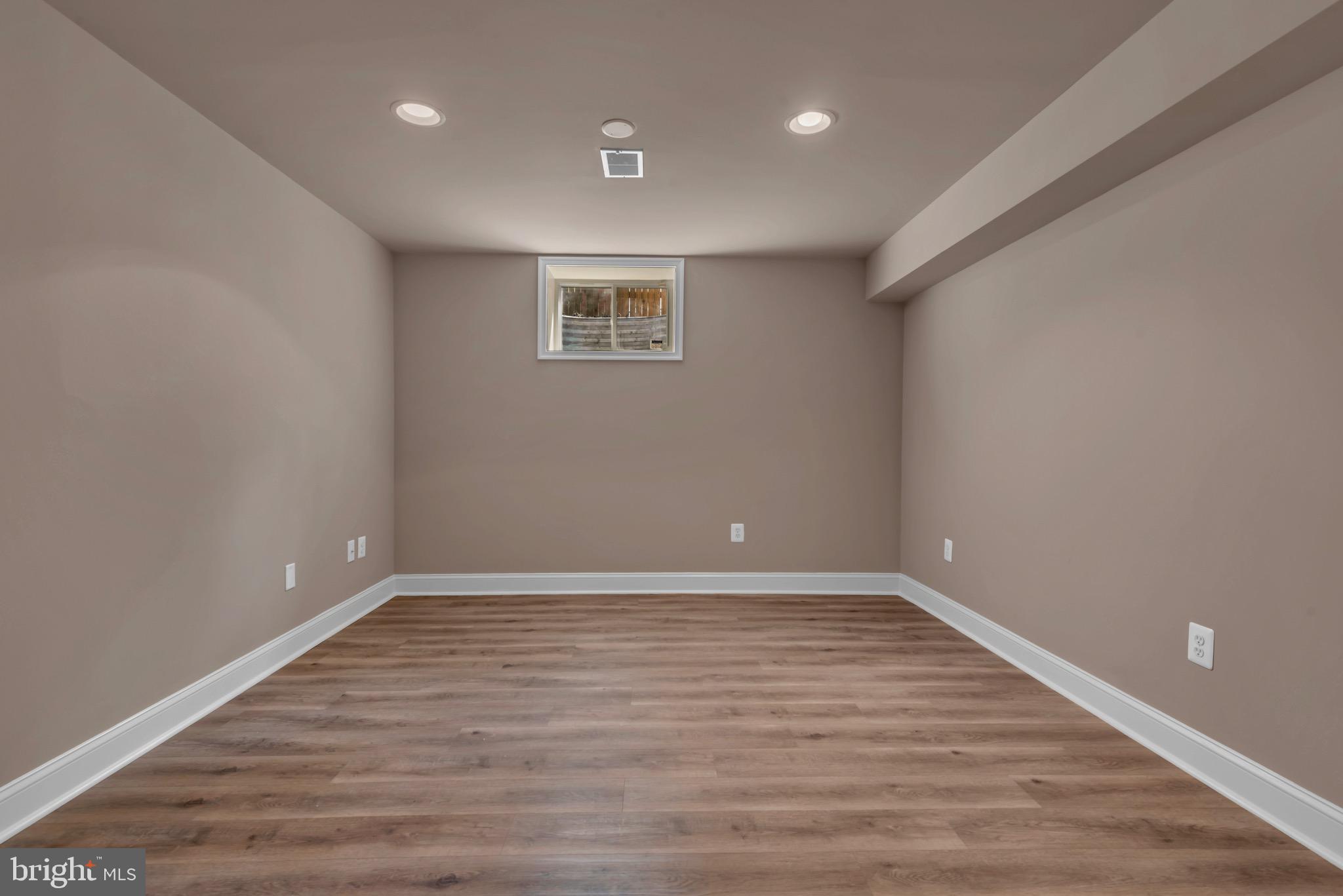 SHEFFIELD PARK - Residential