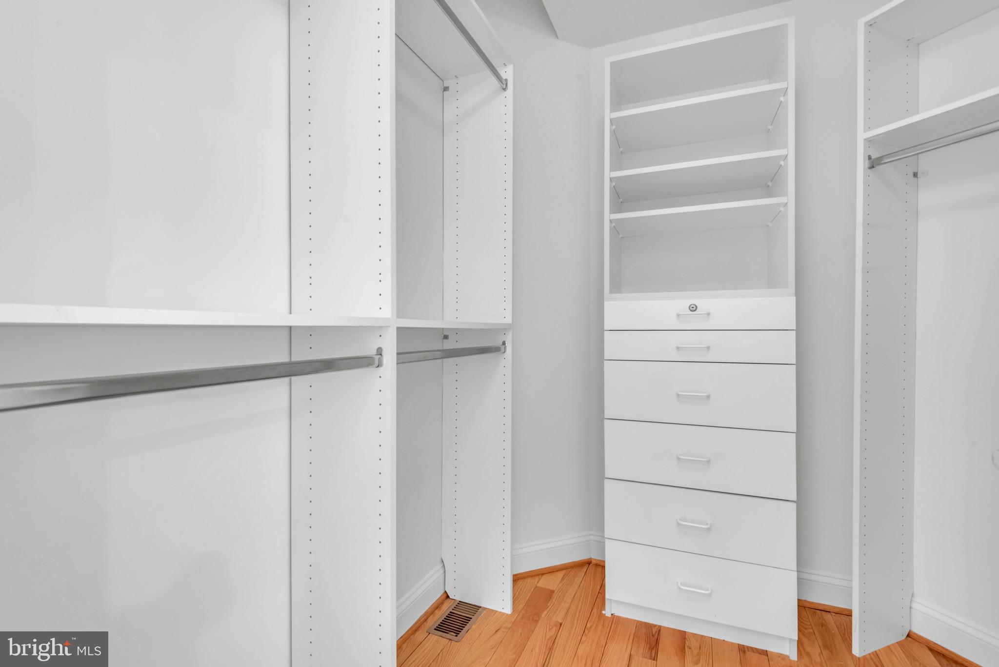 SHEFFIELD PARK - Residential