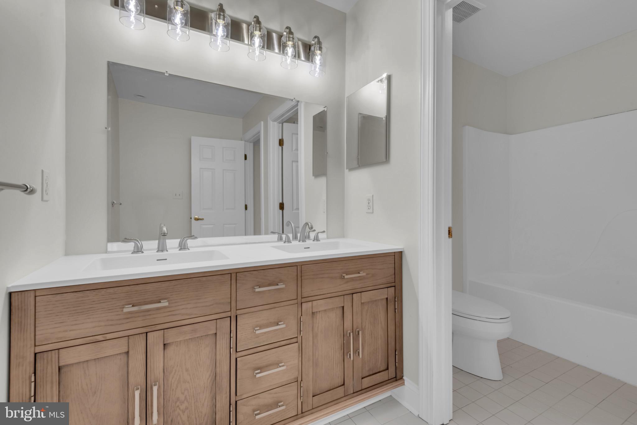 SHEFFIELD PARK - Residential