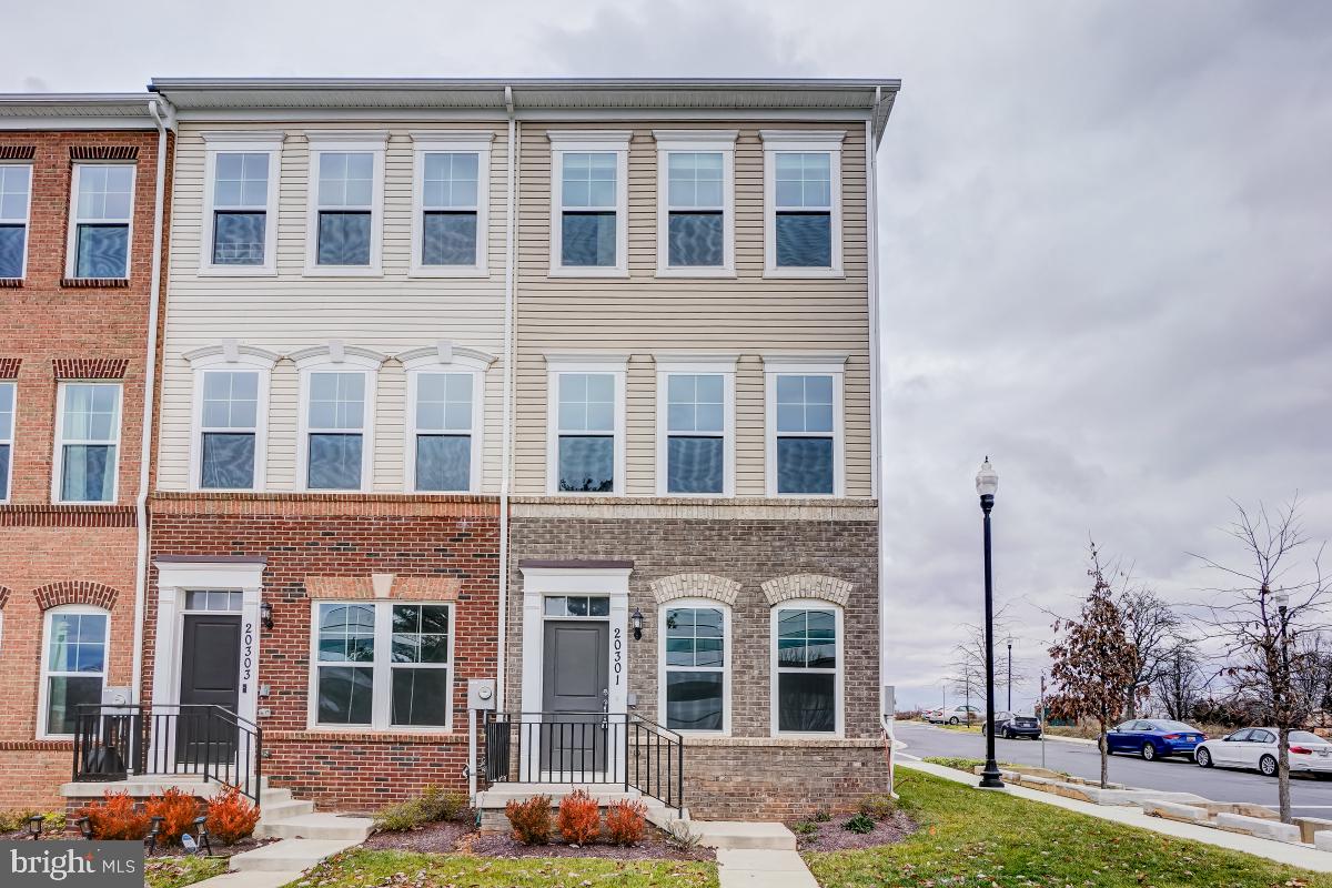 CENTURY ROW - Residential