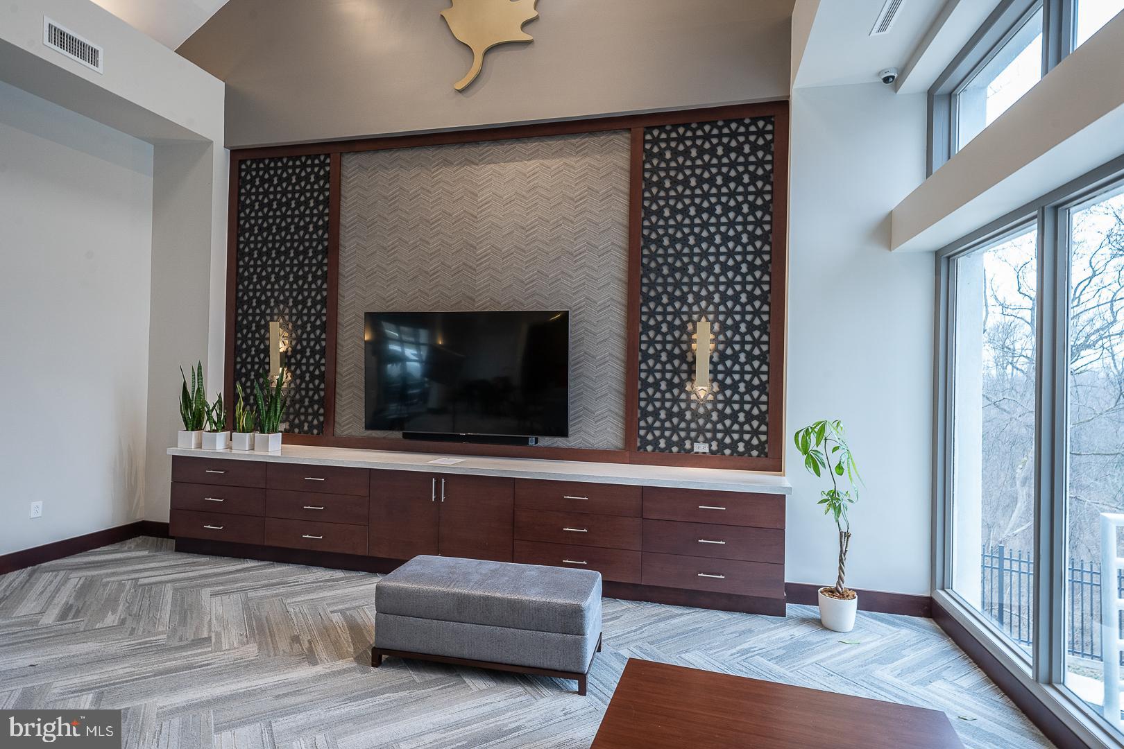 OAK HILL - Residential