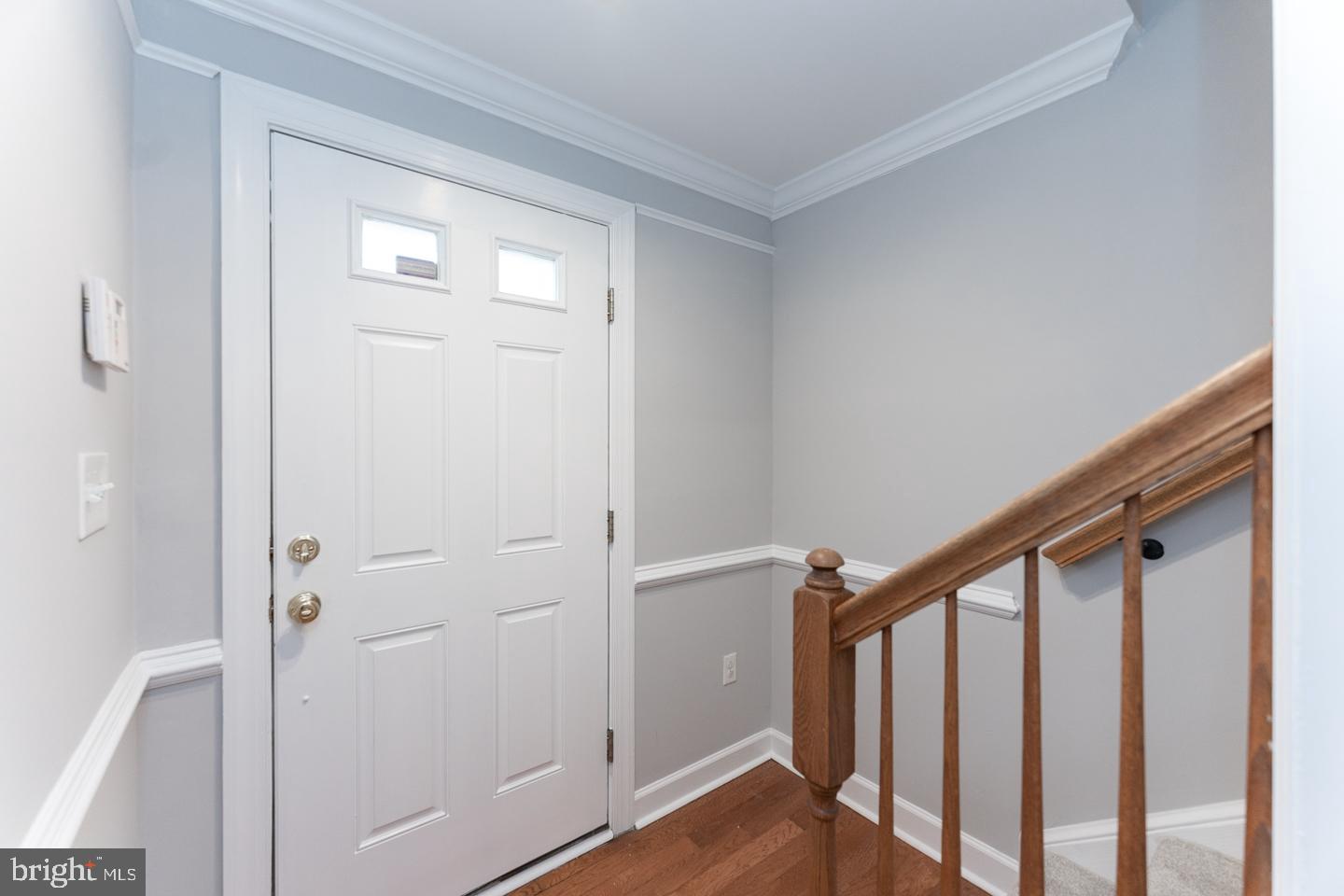DICKENS SQ - Residential