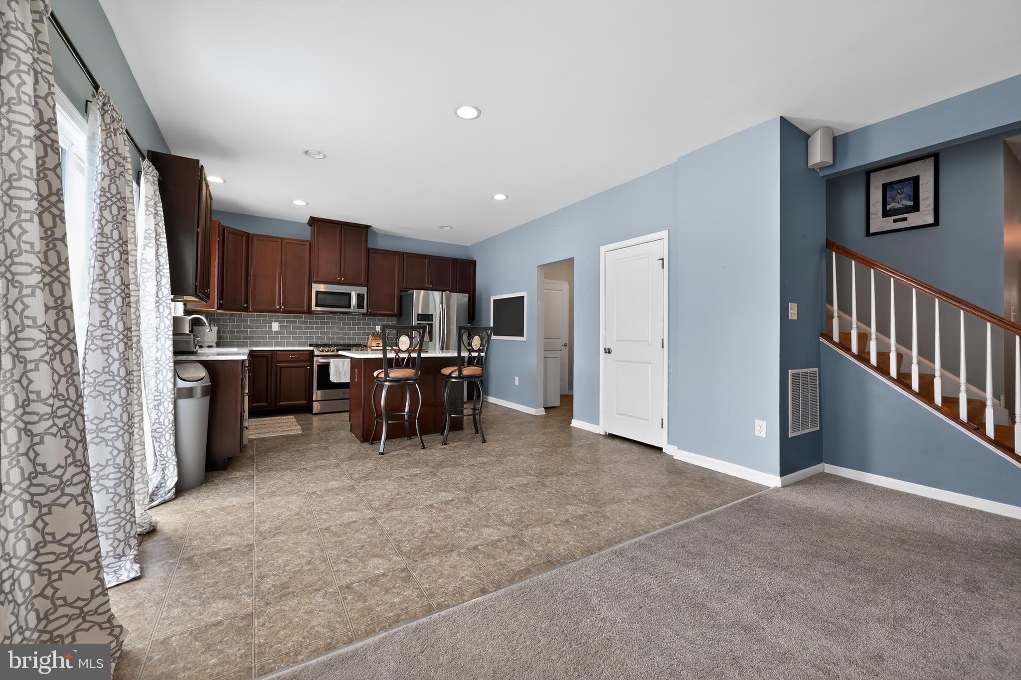 336 ACASTA DRIVE