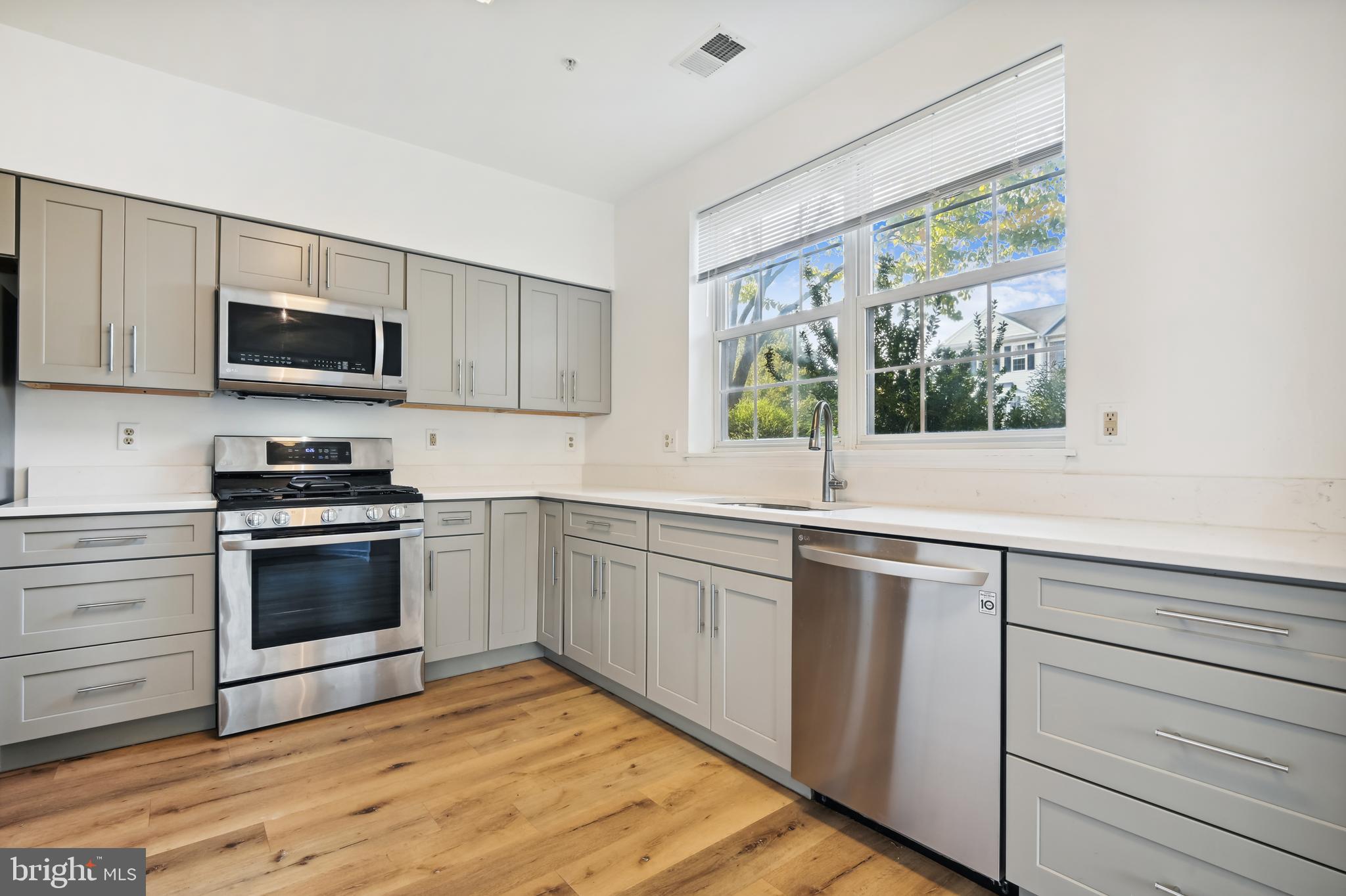 STONEHAVEN MEWS - Residential Lease