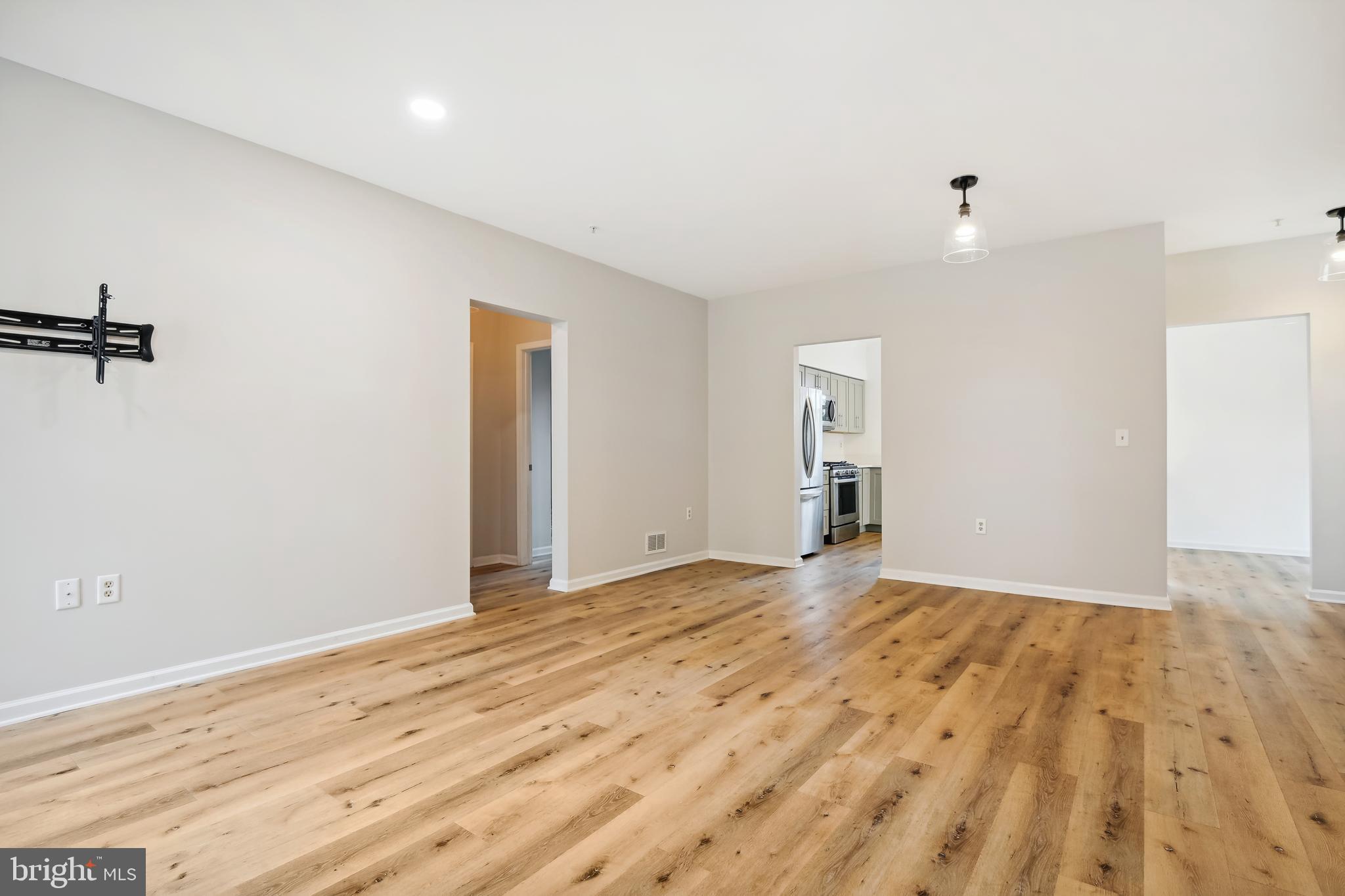 STONEHAVEN MEWS - Residential Lease