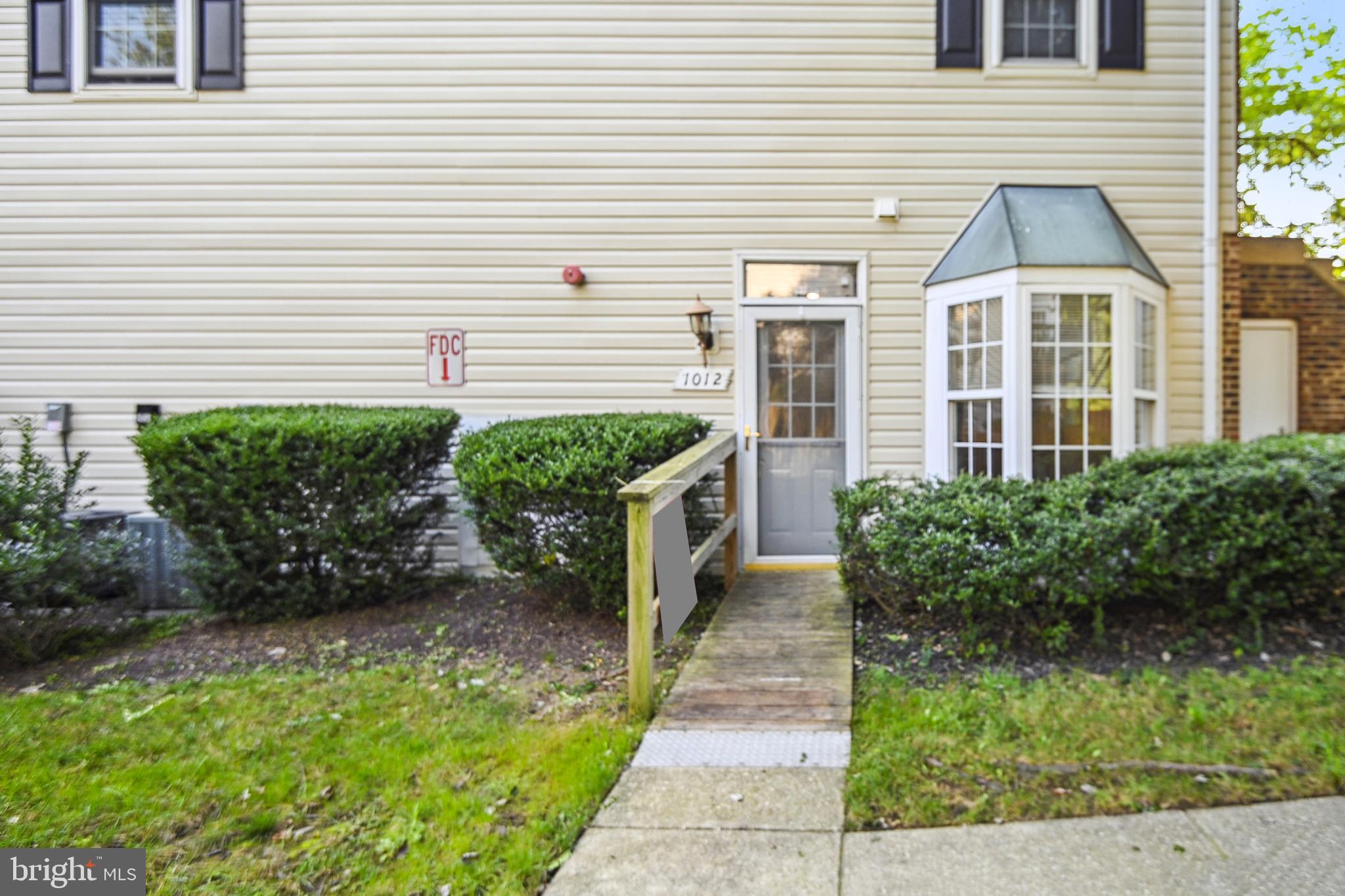 STONEHAVEN MEWS - Residential Lease