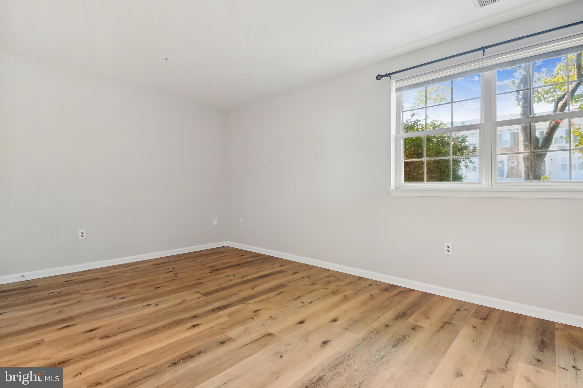 STONEHAVEN MEWS - Residential Lease