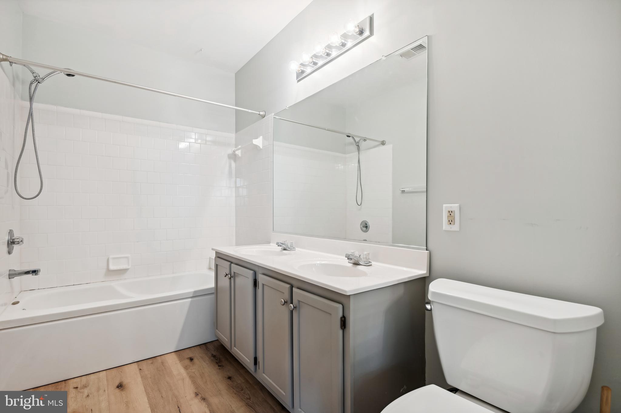 STONEHAVEN MEWS - Residential Lease