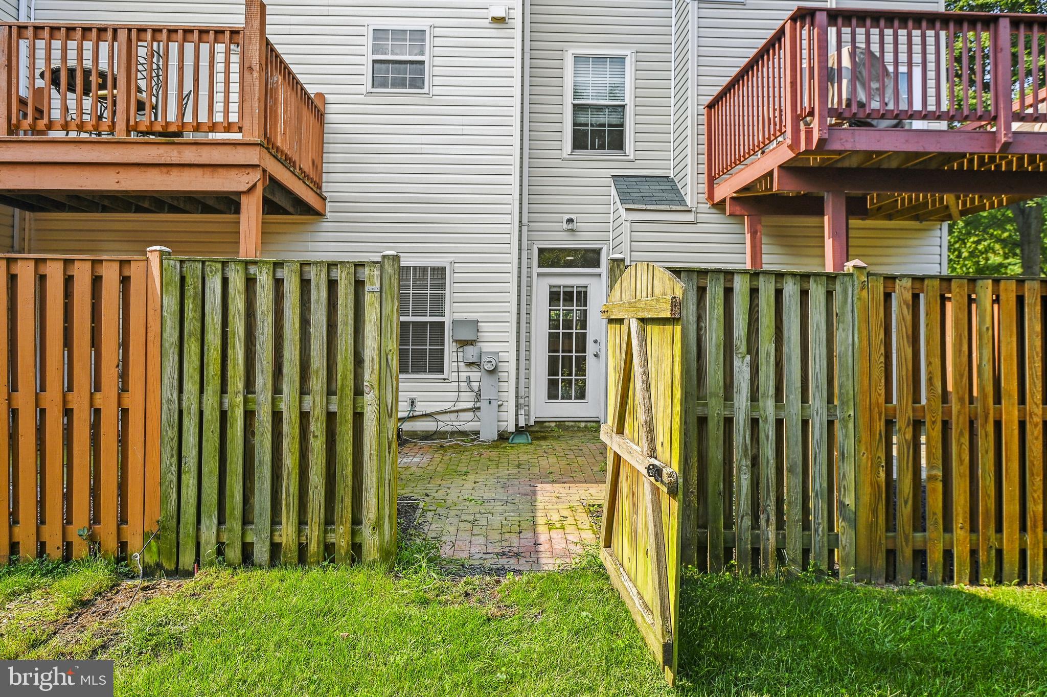 STONEHAVEN MEWS - Residential Lease