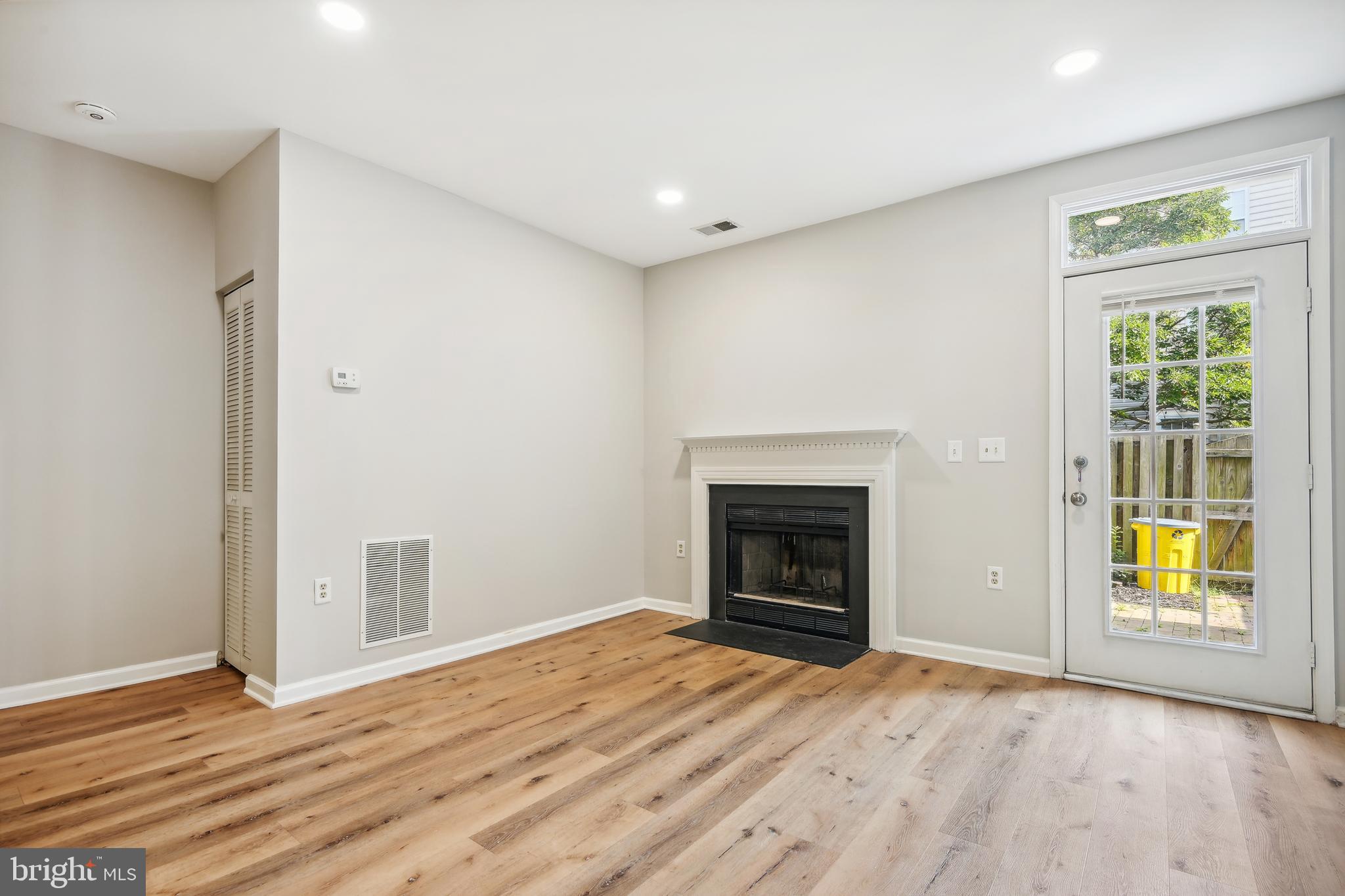 STONEHAVEN MEWS - Residential Lease