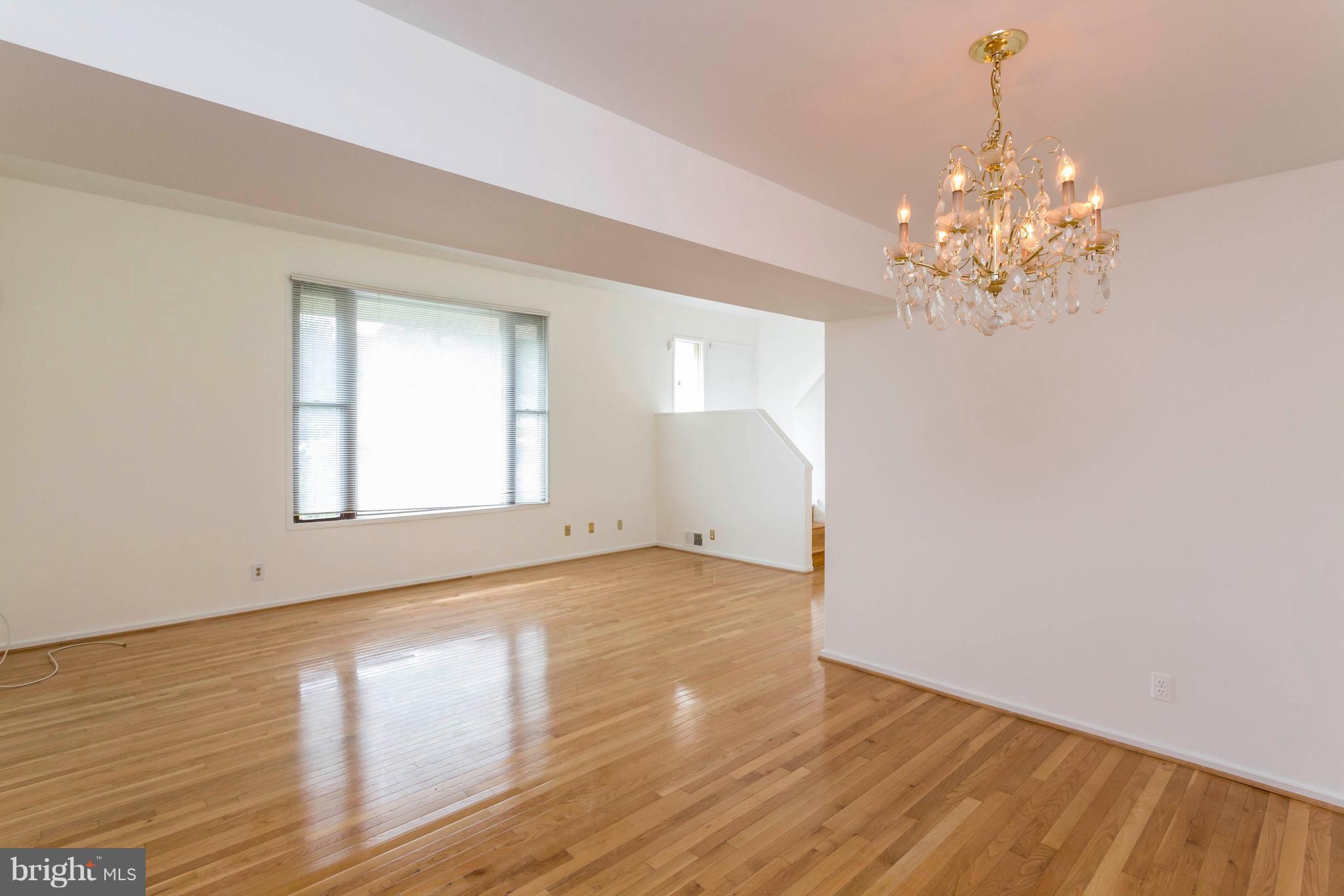 STONEYBROOKE - Residential