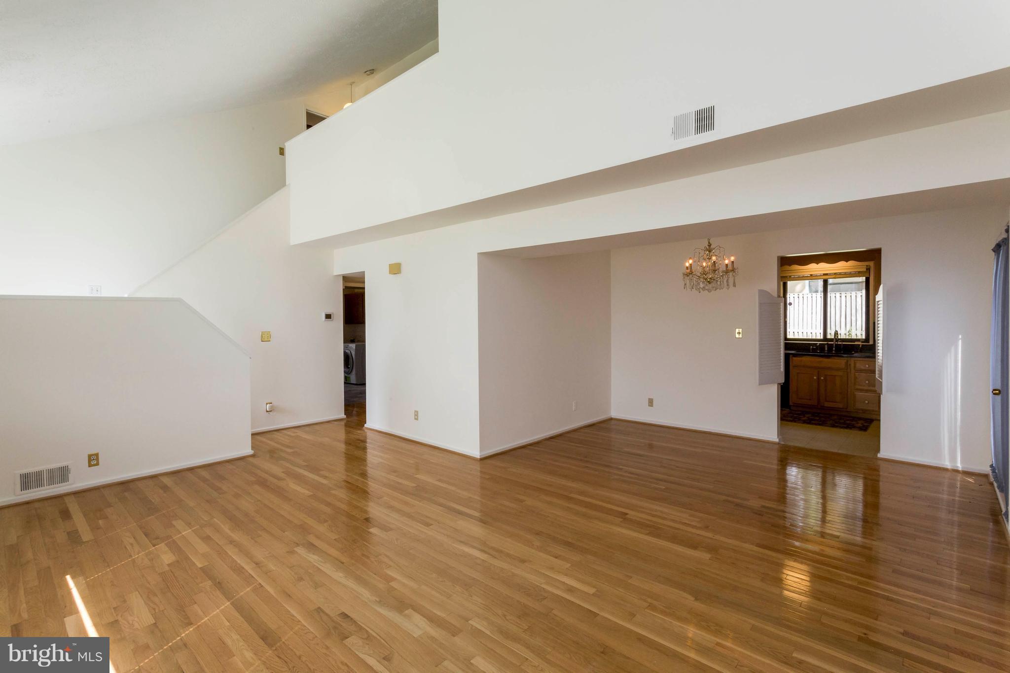 STONEYBROOKE - Residential