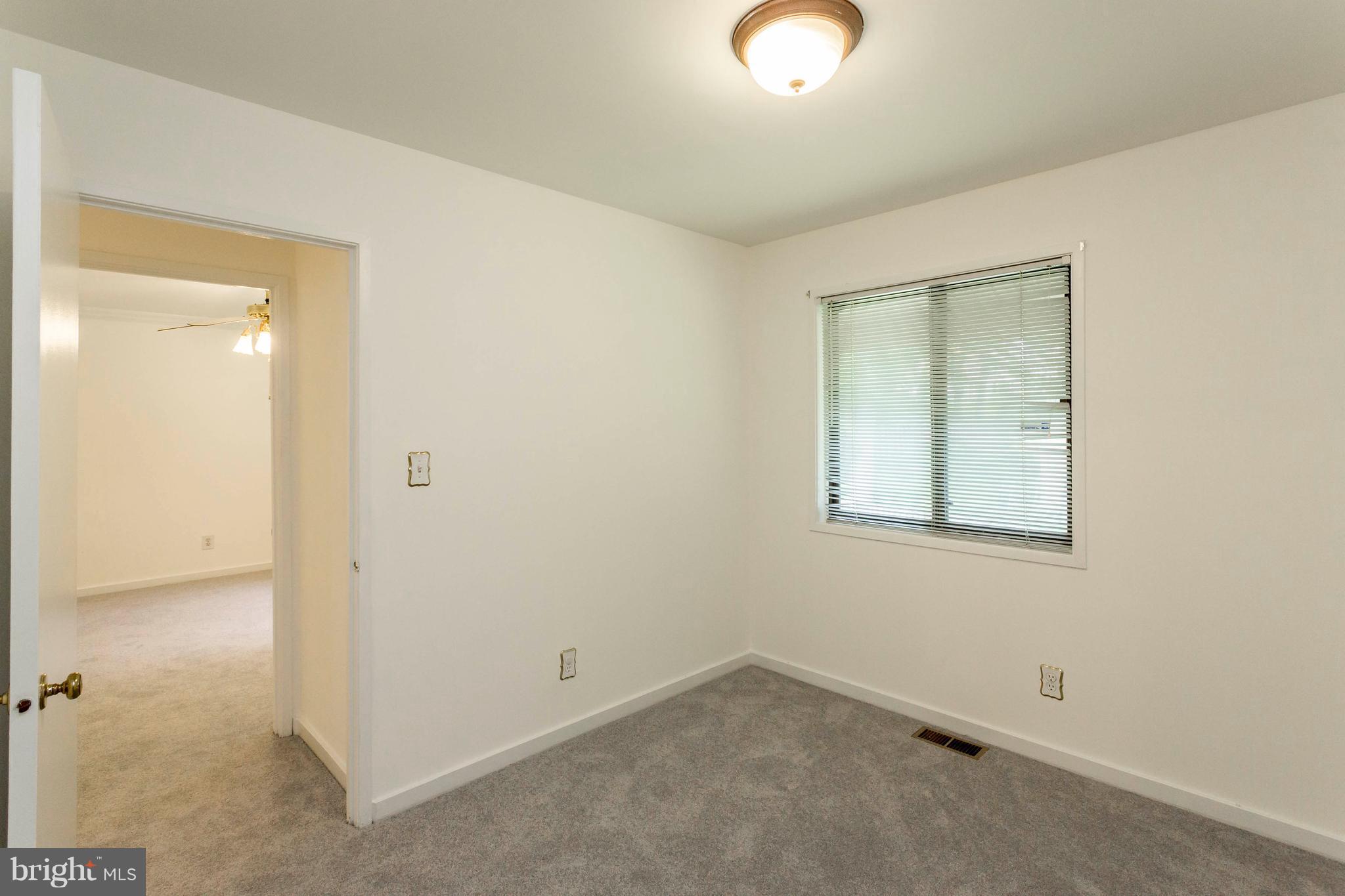 STONEYBROOKE - Residential