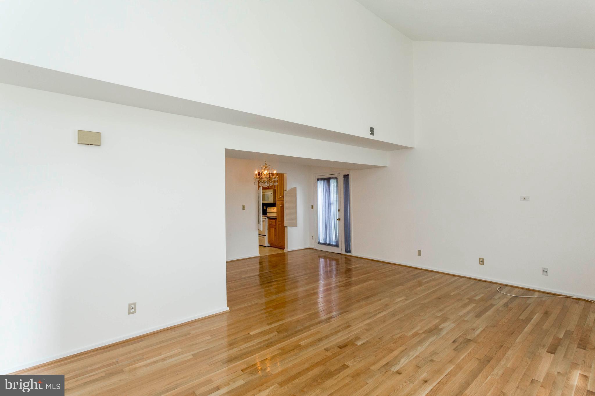 STONEYBROOKE - Residential