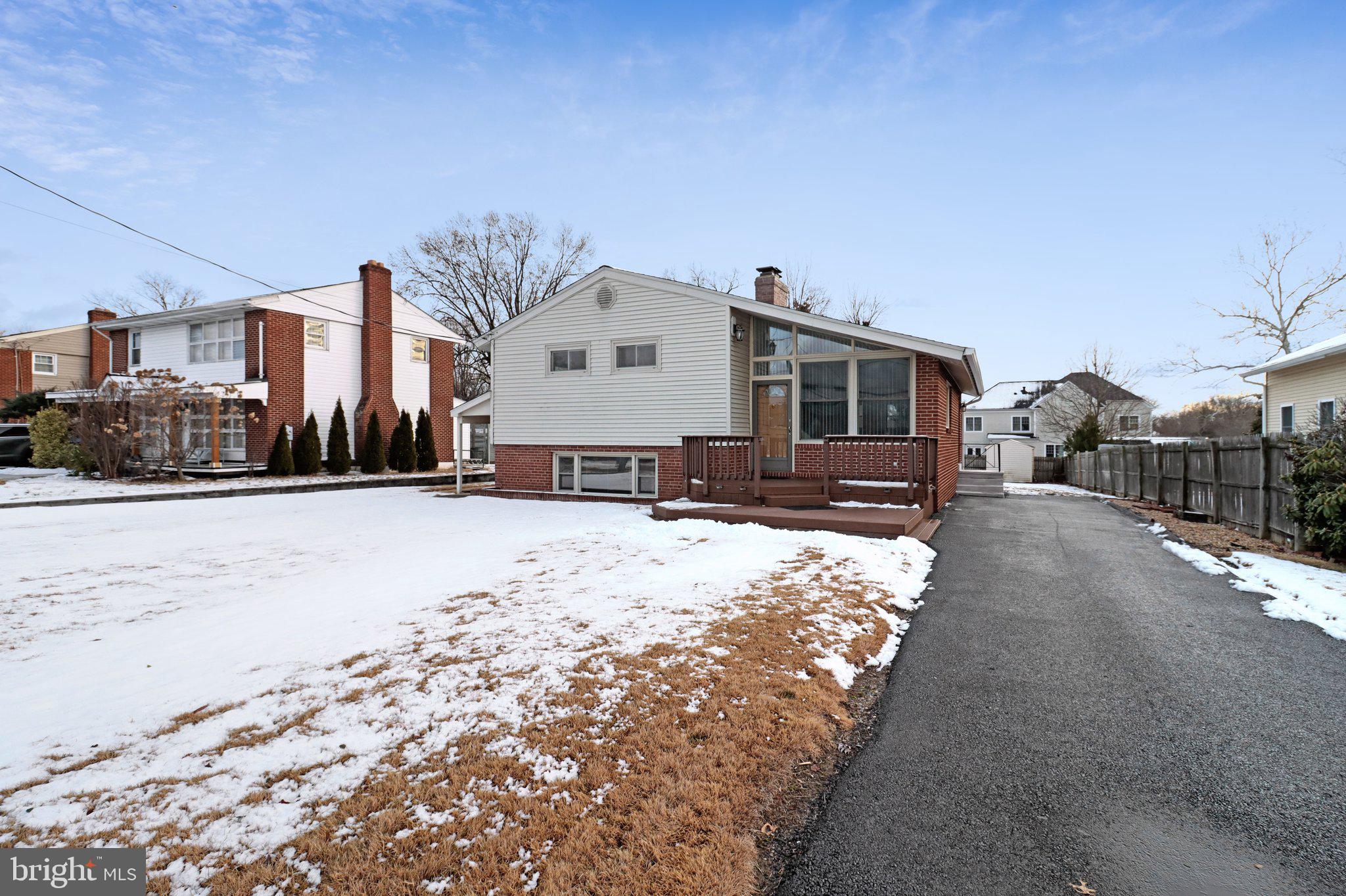 6323 HILLCREST PLACE