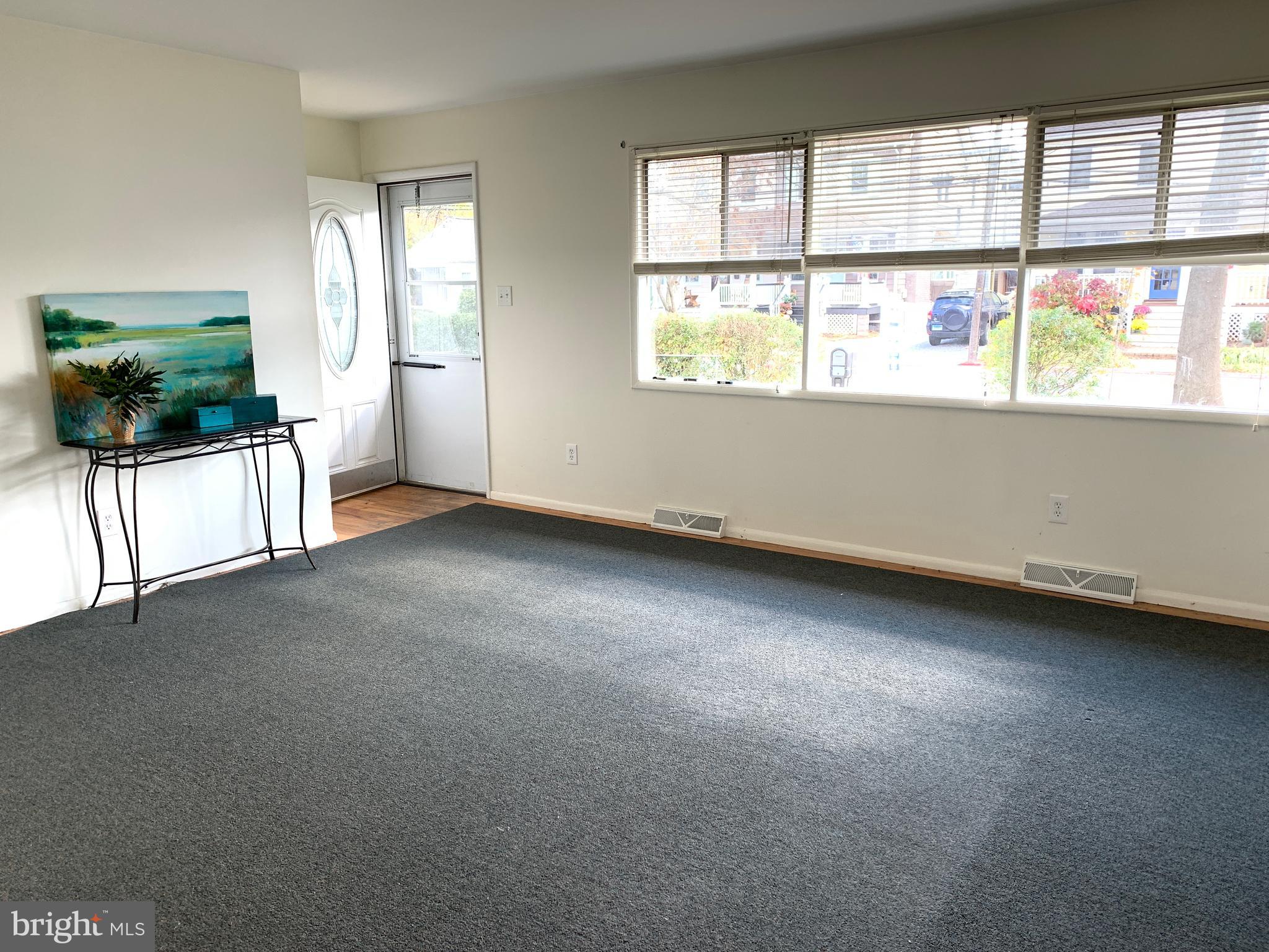 EASTPORT - Residential Lease