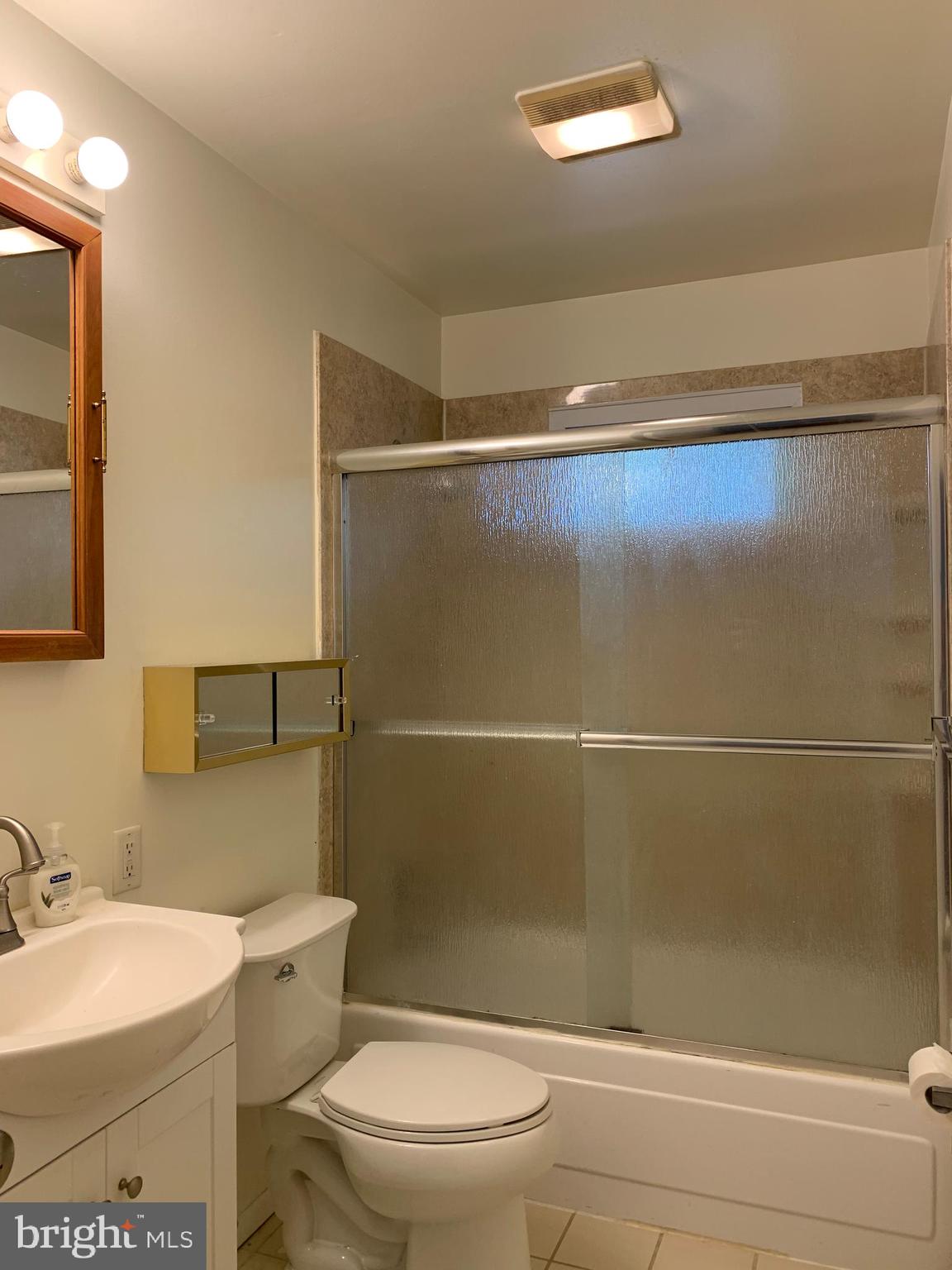 EASTPORT - Residential Lease