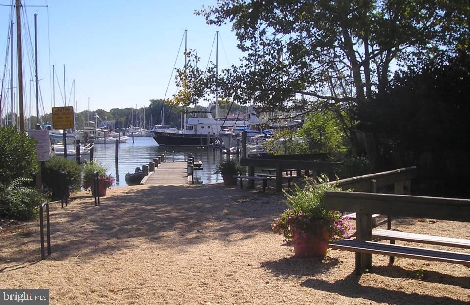 EASTPORT - Residential Lease