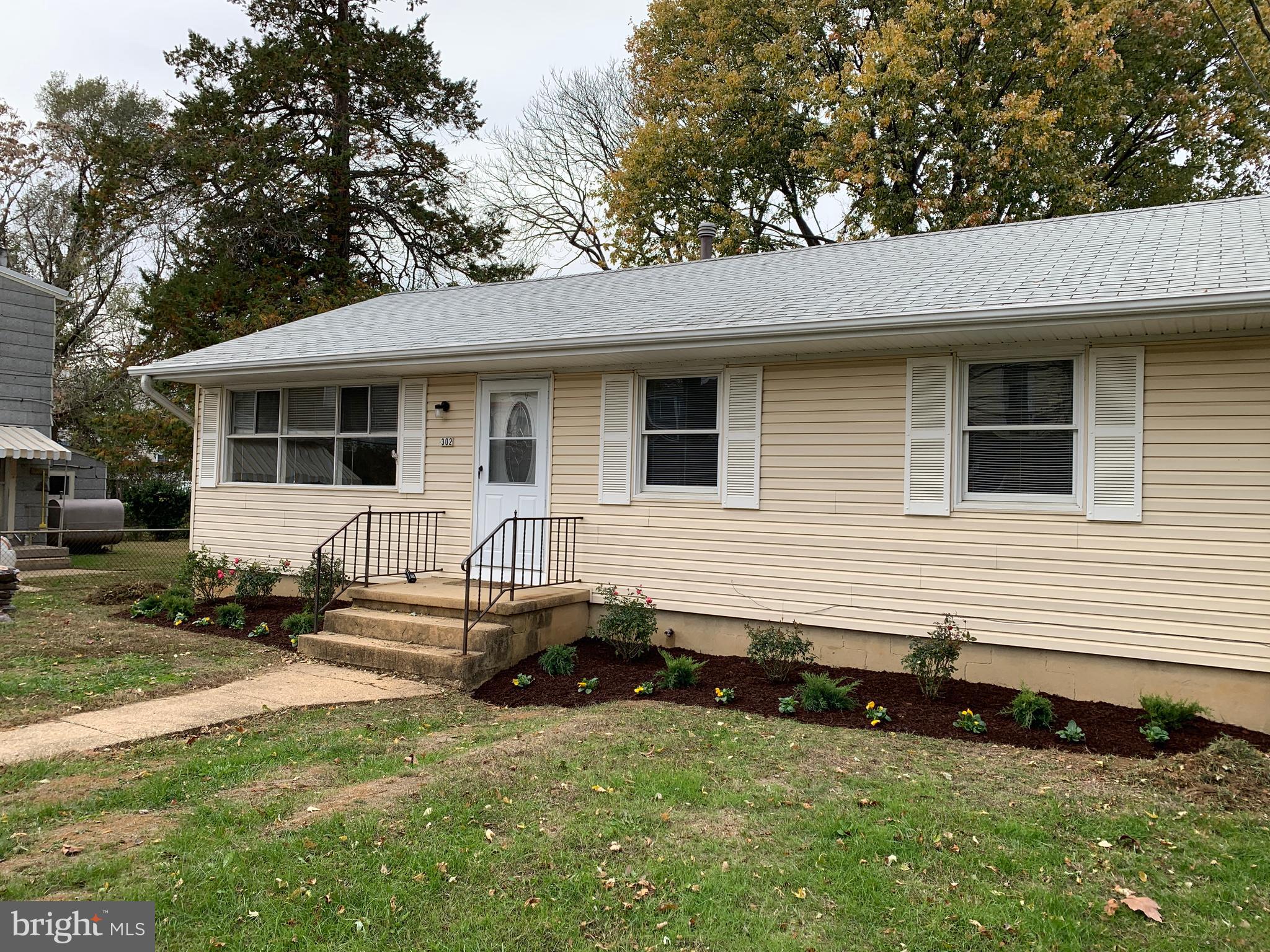 EASTPORT - Residential Lease