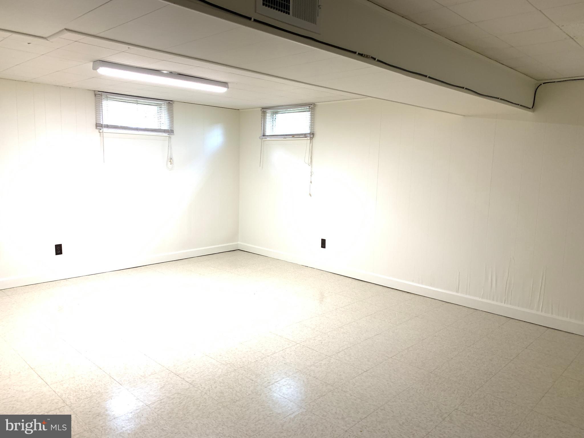 EASTPORT - Residential Lease