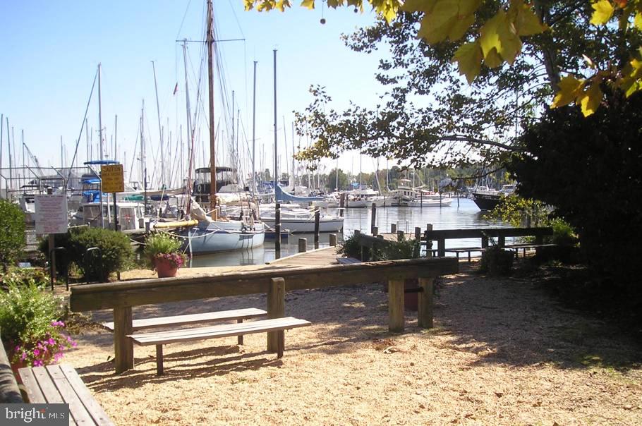 EASTPORT - Residential Lease