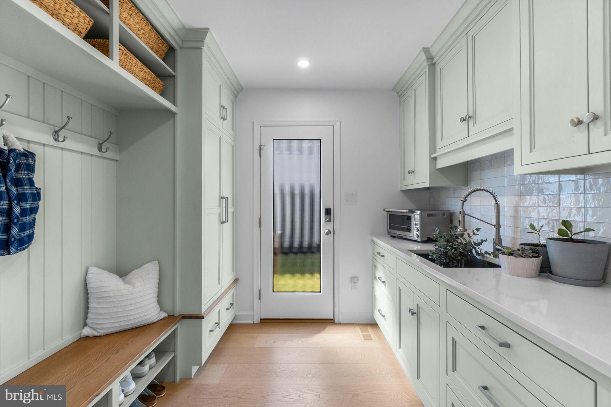 BURLEIGH MANOR - Residential