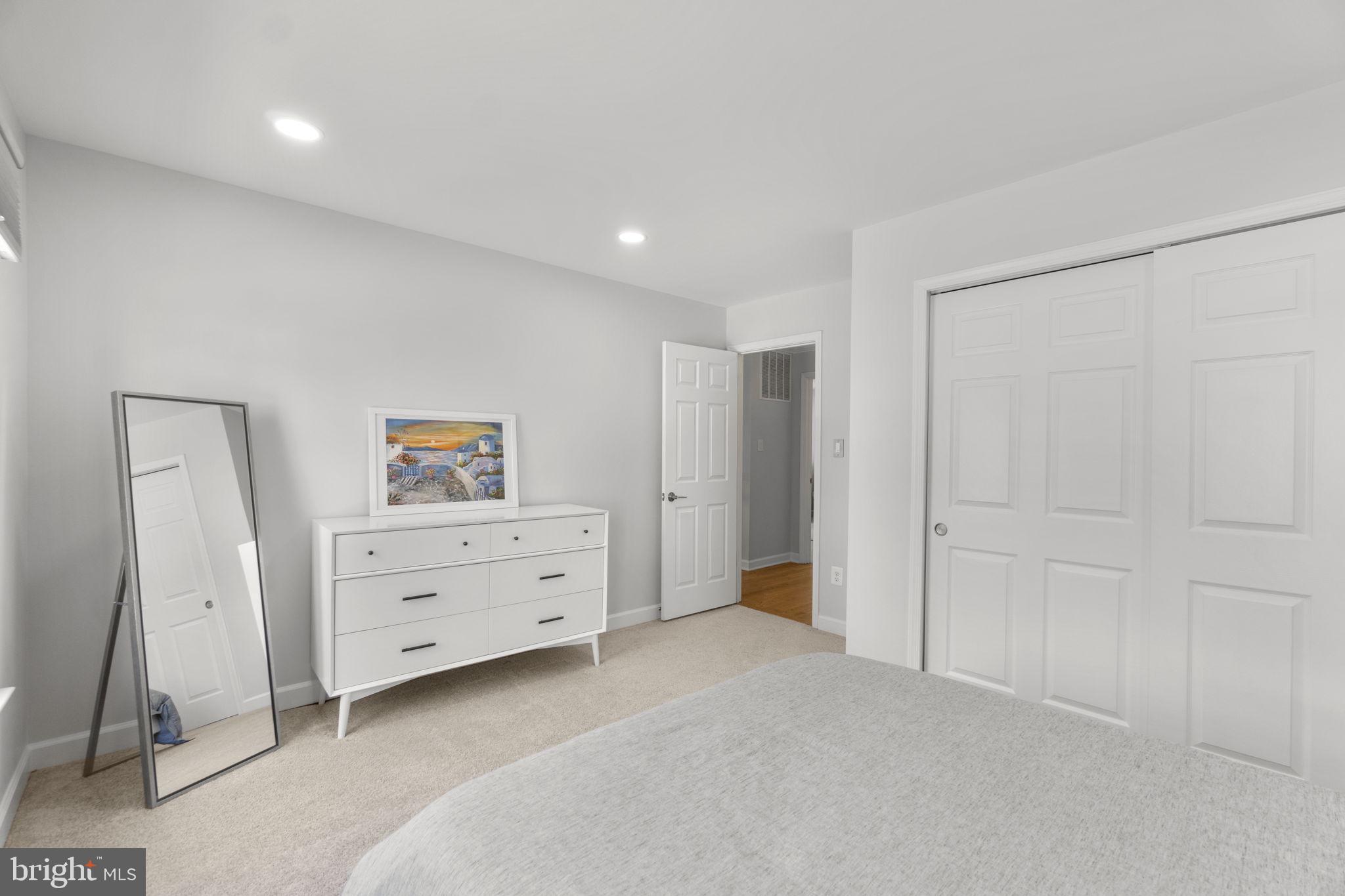 BURLEIGH MANOR - Residential